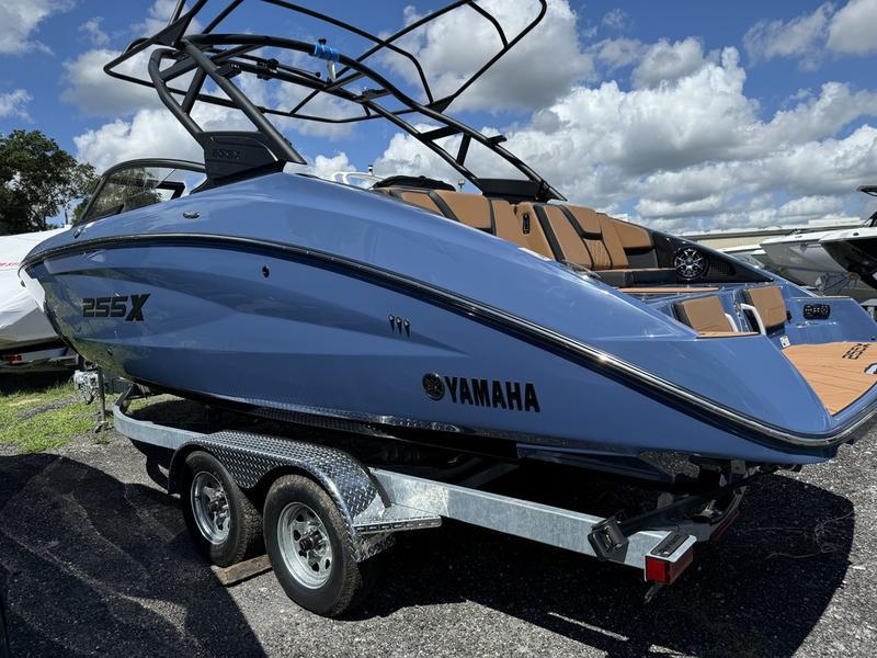 2024 Yamaha Boats 255XD Gallery