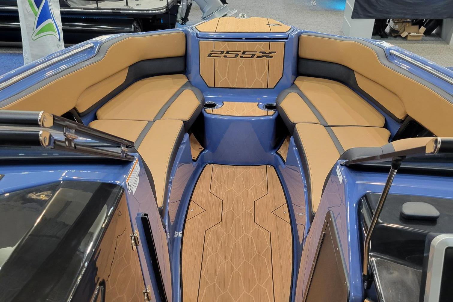 2024 Yamaha Boats 255XD Gallery