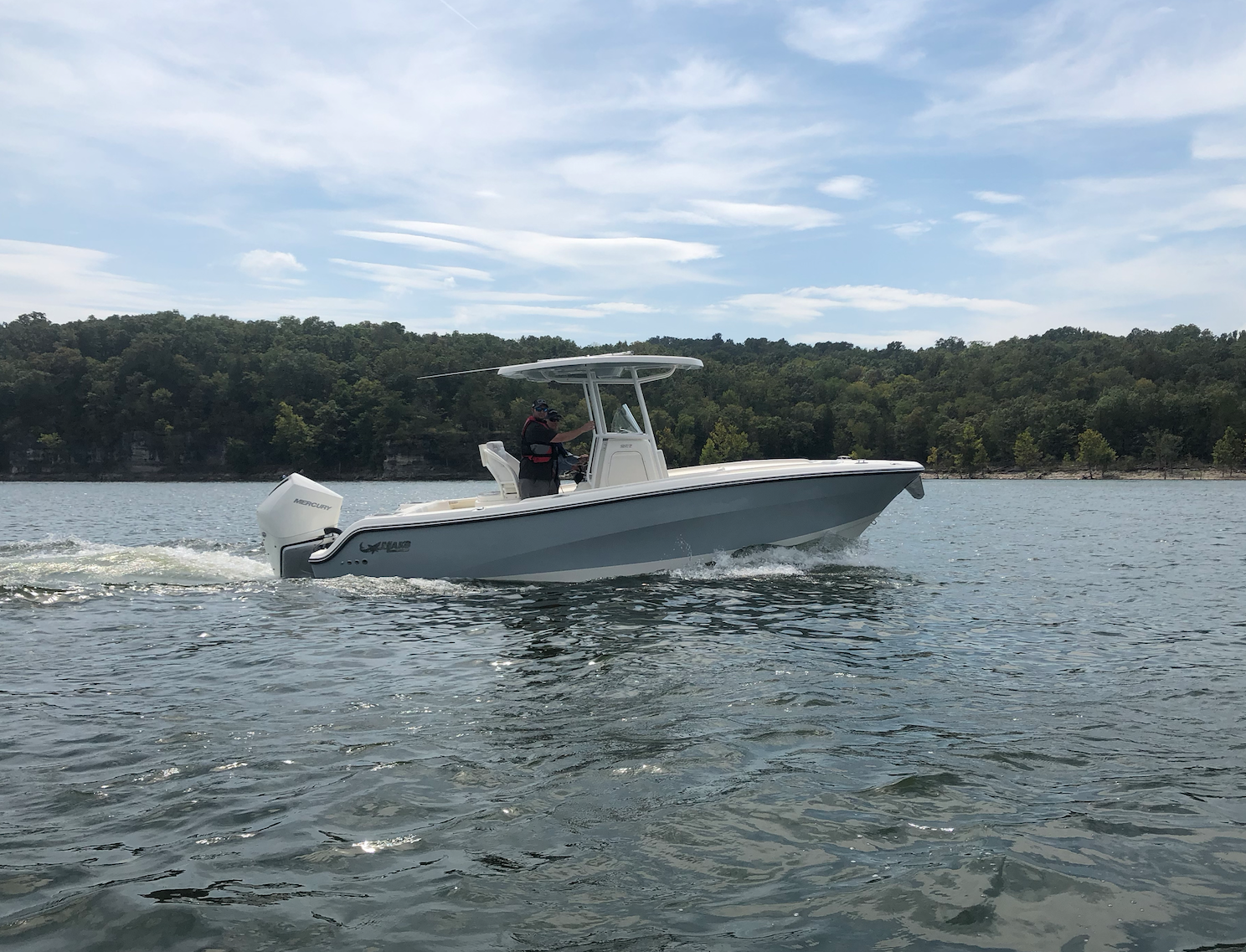 2022 Mako boat for sale, model of the boat is 236 CC & Image # 1 of 6