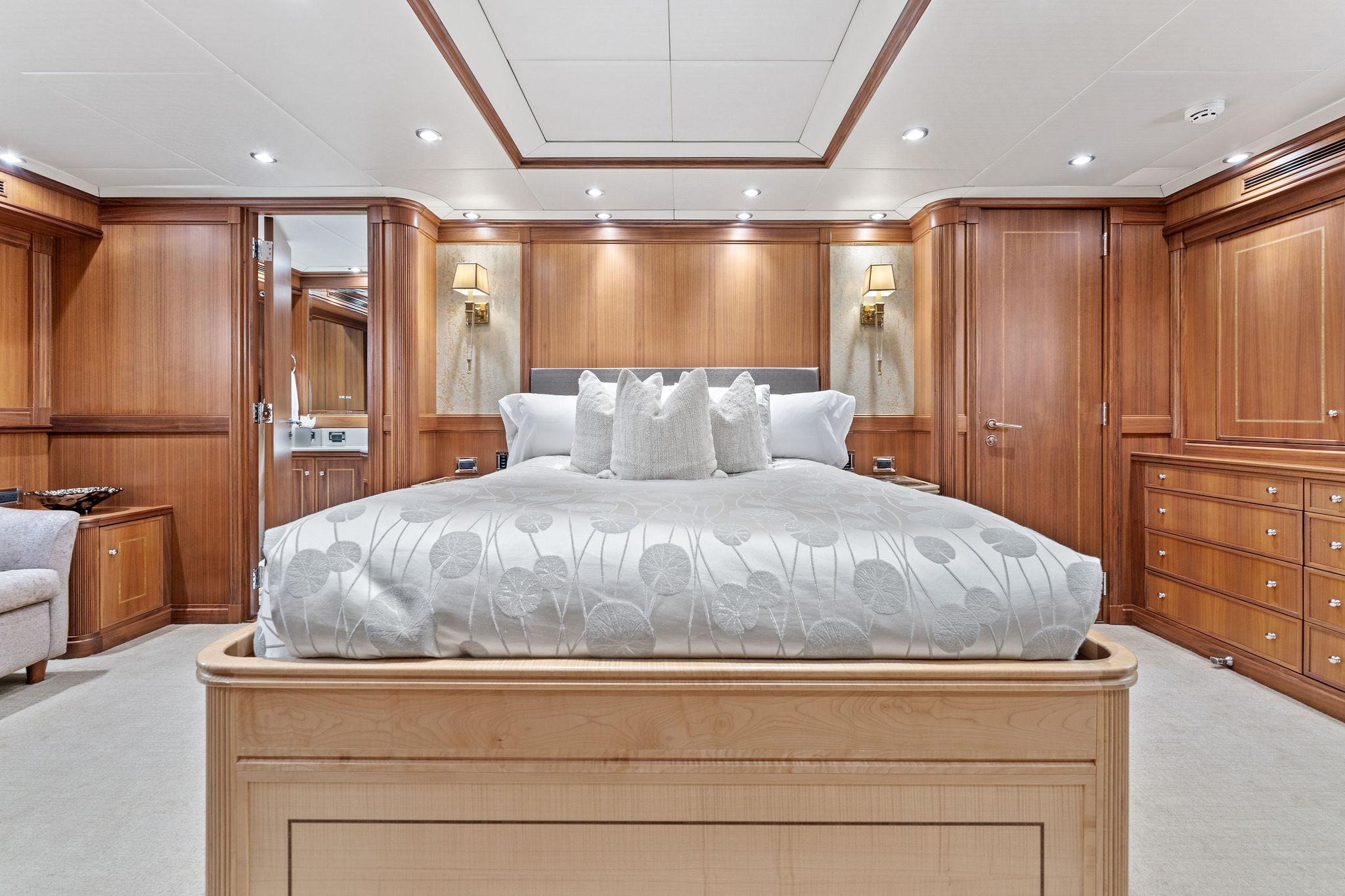 Palmer Johnson-Motor Yacht 2006-INVICTUS FL-US-9649040 | Thumbnail