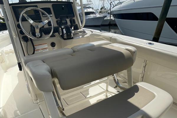 23' Boston Whaler, Listing Number 100905548, - Photo No. 3