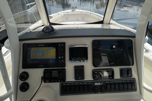 23' Boston Whaler, Listing Number 100905548, - Photo No. 4