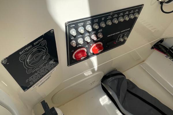 23' Boston Whaler, Listing Number 100905548, - Photo No. 16