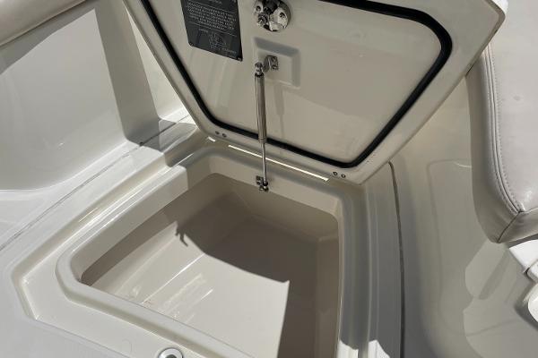 23' Boston Whaler, Listing Number 100905548, - Photo No. 15