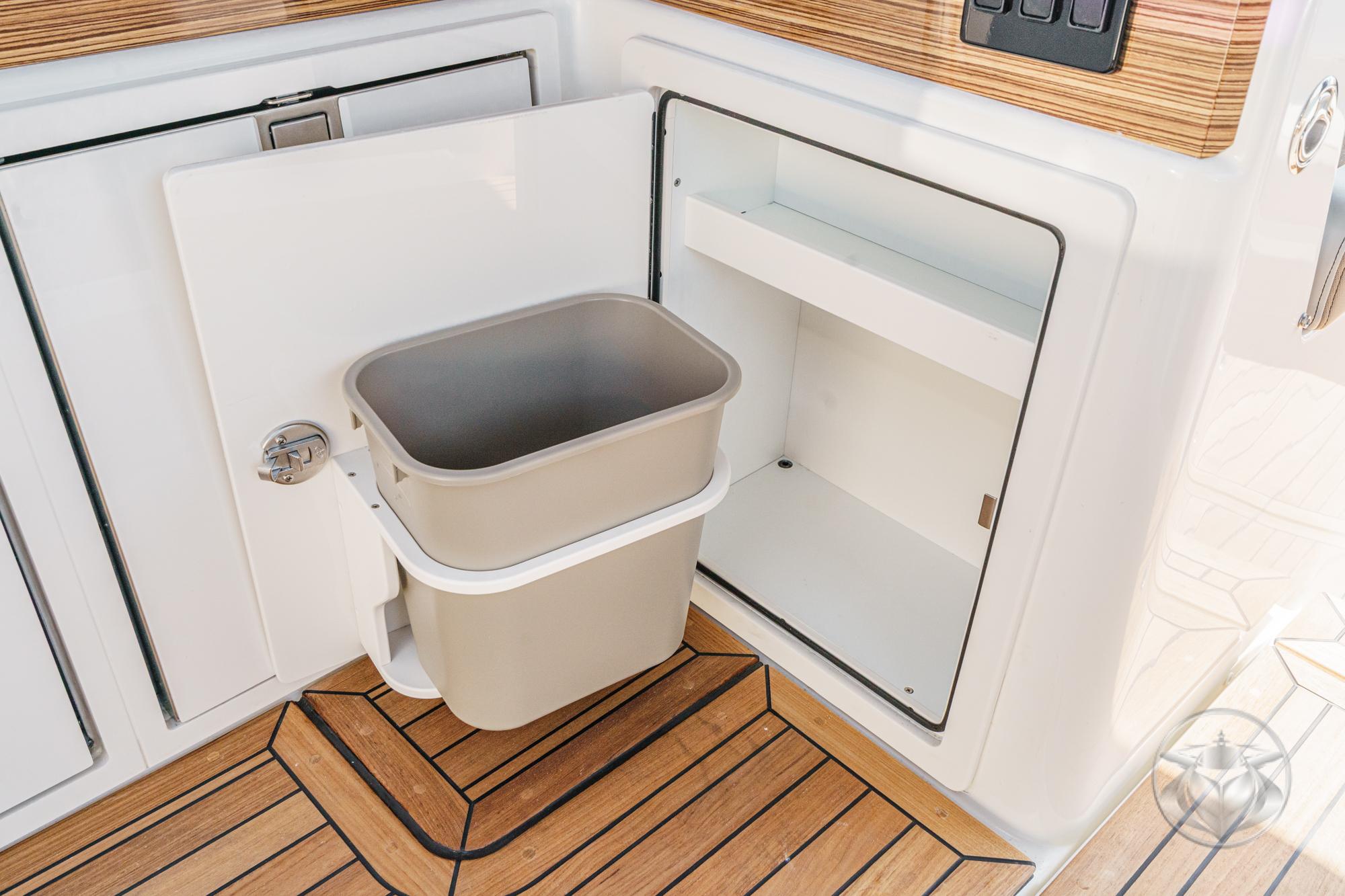 2025 Boston Whaler 405 Conquest #BW0845A inventory image at Sun Country Marine Group, Newport Beach 2025 Boston Whaler 405 Conquest #BW0845A inventory image at Sun Country Marine Group, Newport Beach