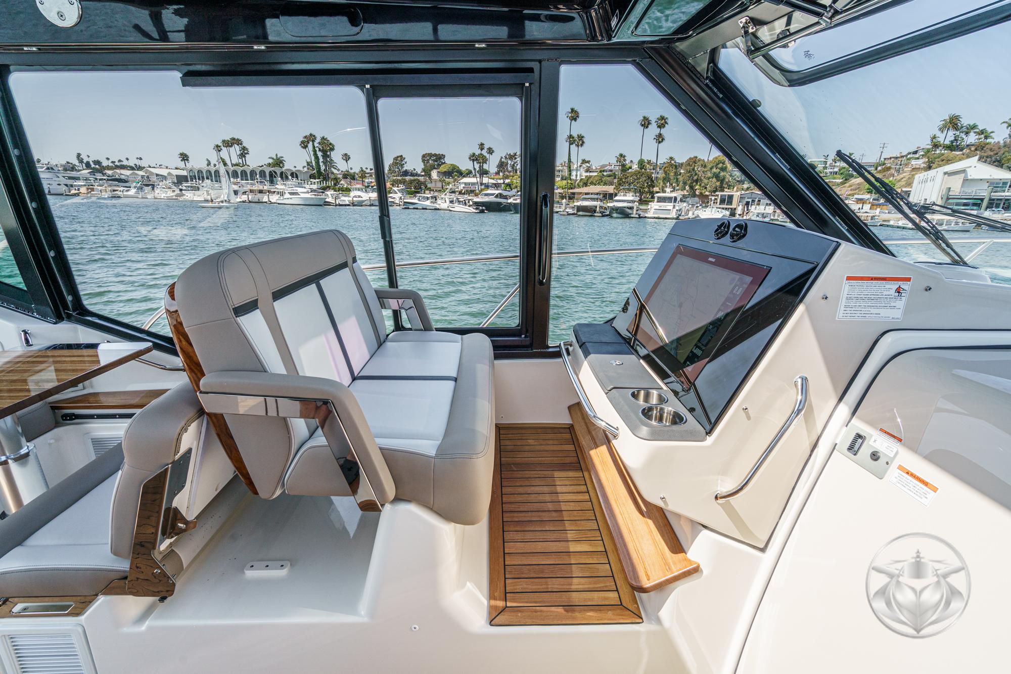 2025 Boston Whaler 405 Conquest #BW0845A inventory image at Sun Country Marine Group, Newport Beach 2025 Boston Whaler 405 Conquest #BW0845A inventory image at Sun Country Marine Group, Newport Beach