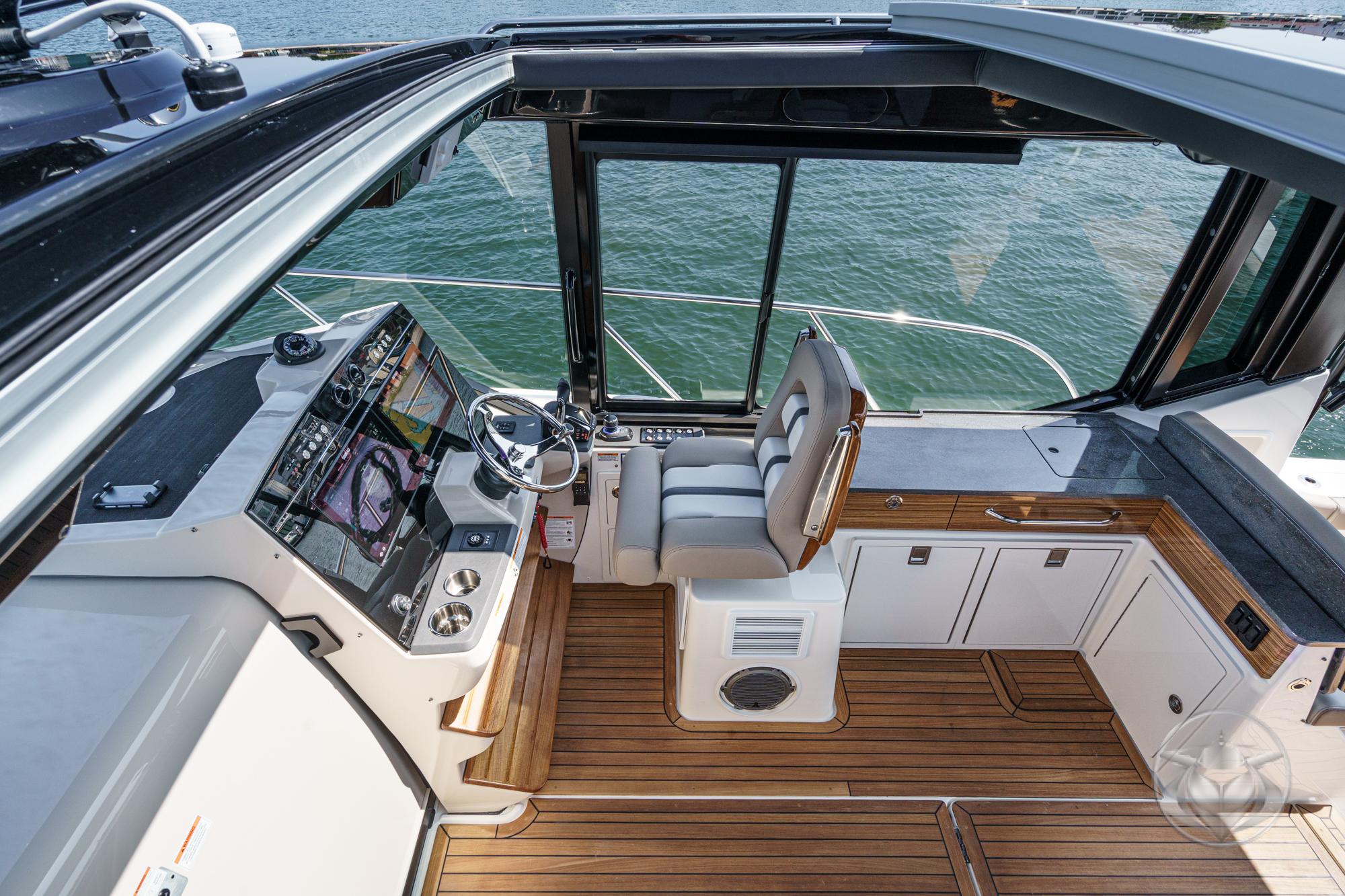 2025 Boston Whaler 405 Conquest #BW0845A inventory image at Sun Country Marine Group, Newport Beach 2025 Boston Whaler 405 Conquest #BW0845A inventory image at Sun Country Marine Group, Newport Beach