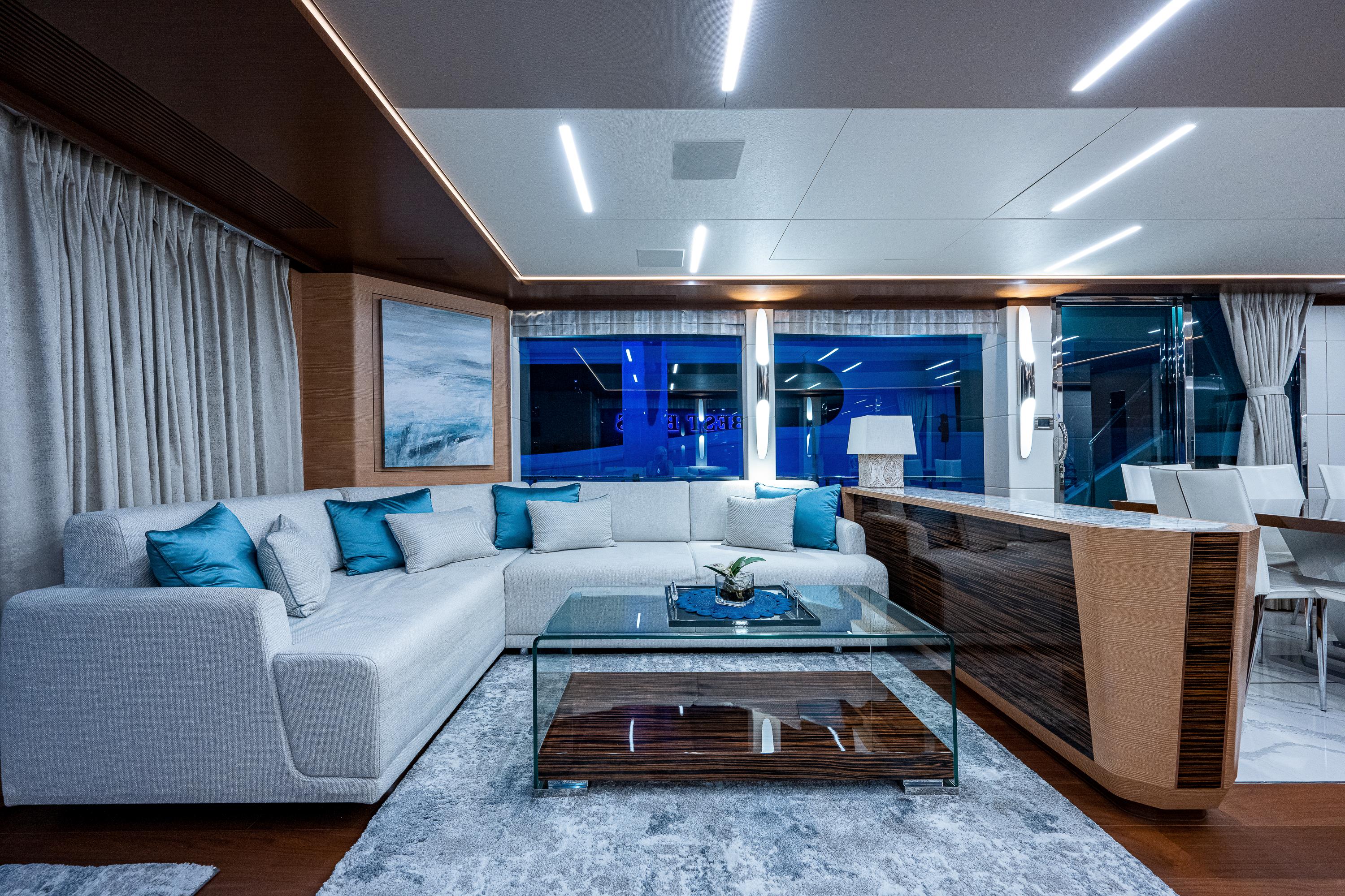 2019 Ocean Alexander 90R BEST BUDS