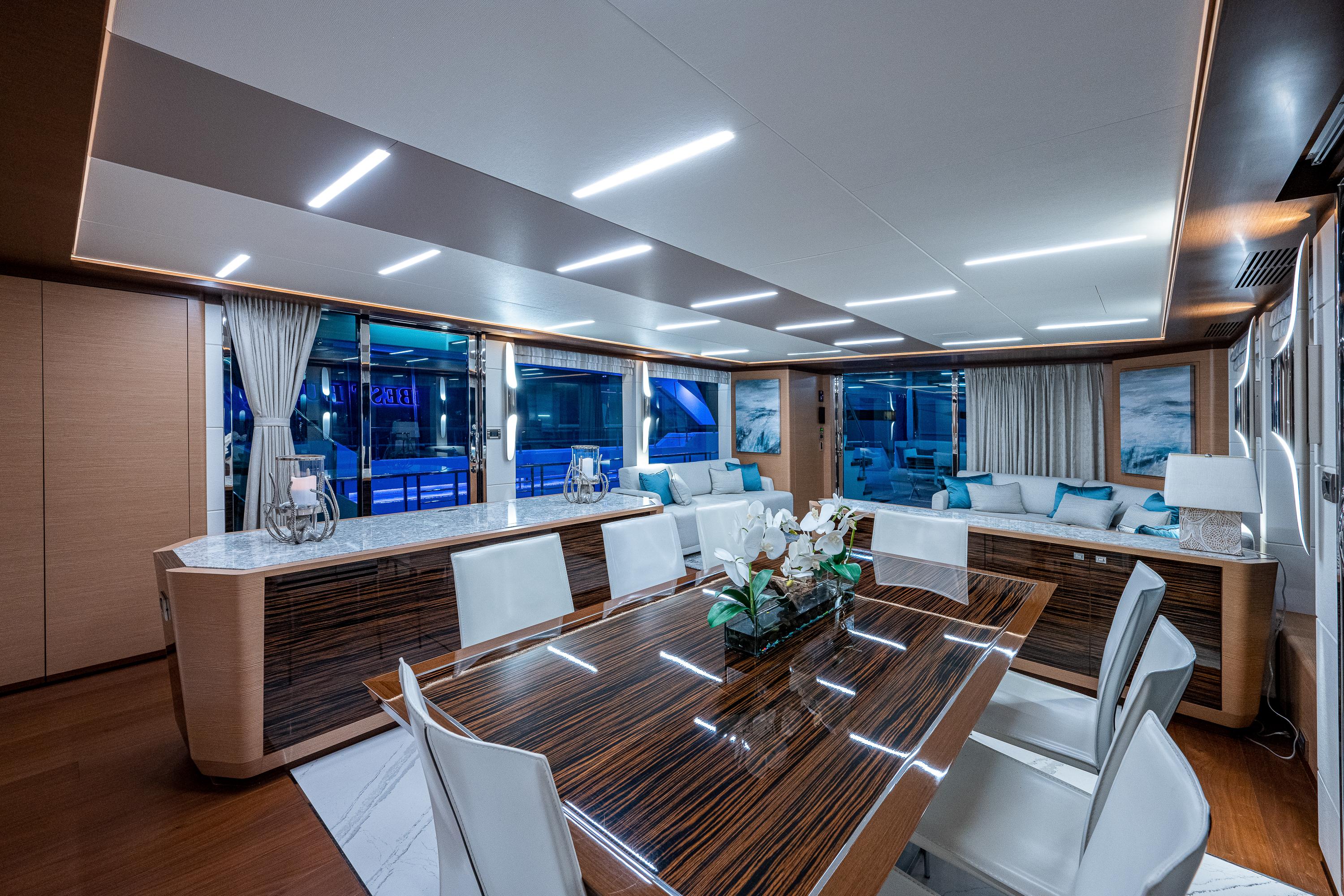2019 Ocean Alexander 90R BEST BUDS
