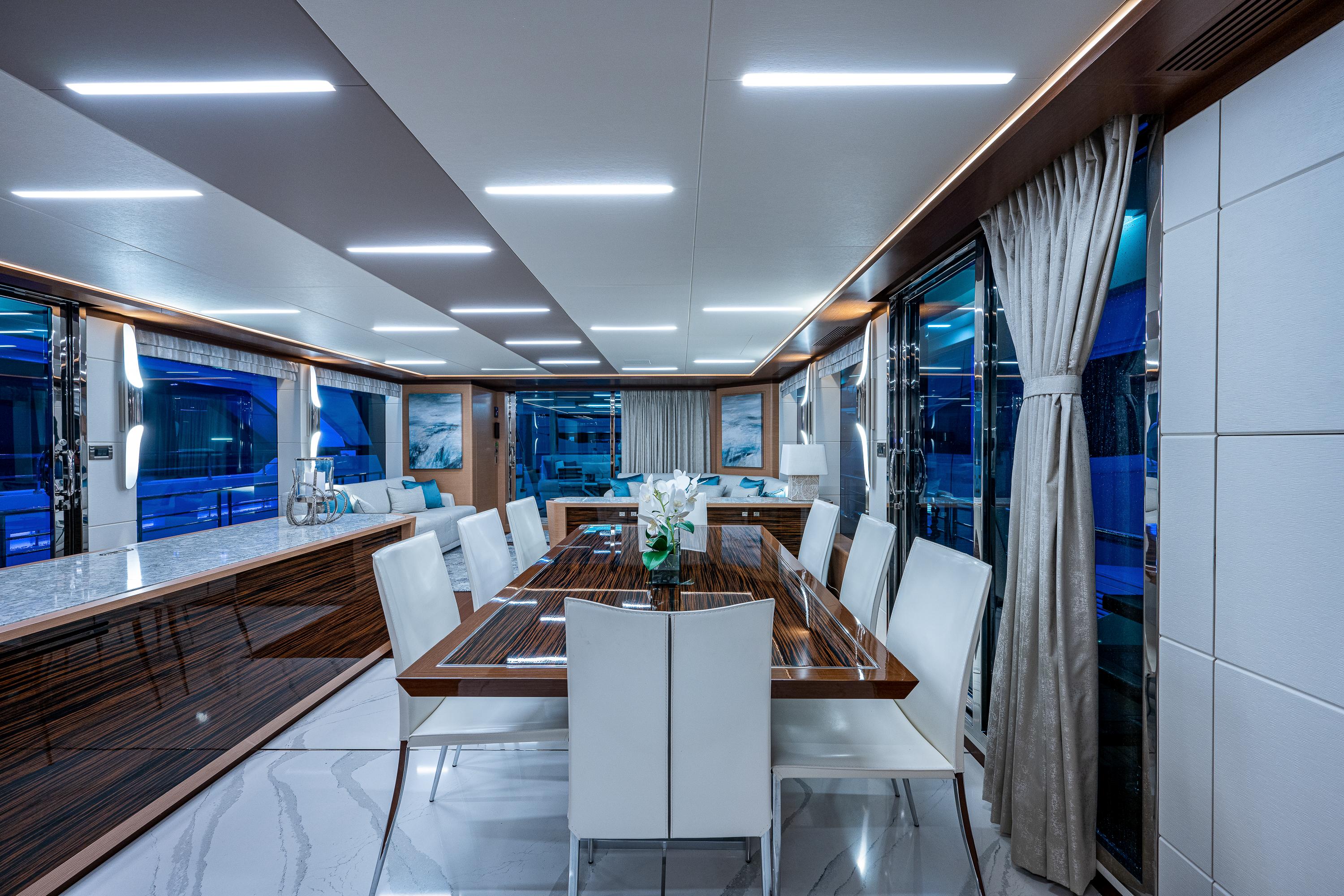 2019 Ocean Alexander 90R BEST BUDS