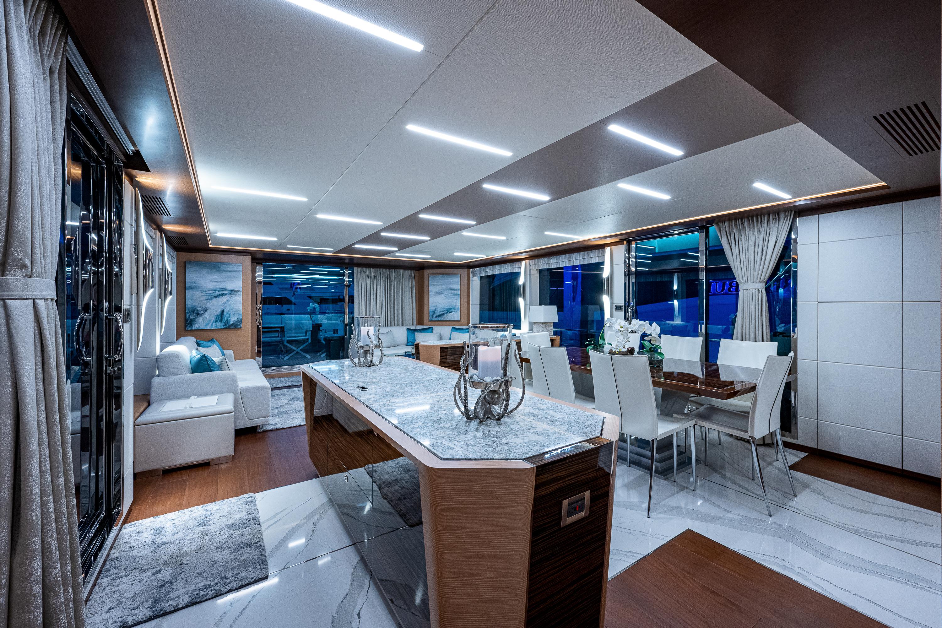 2019 Ocean Alexander 90R BEST BUDS