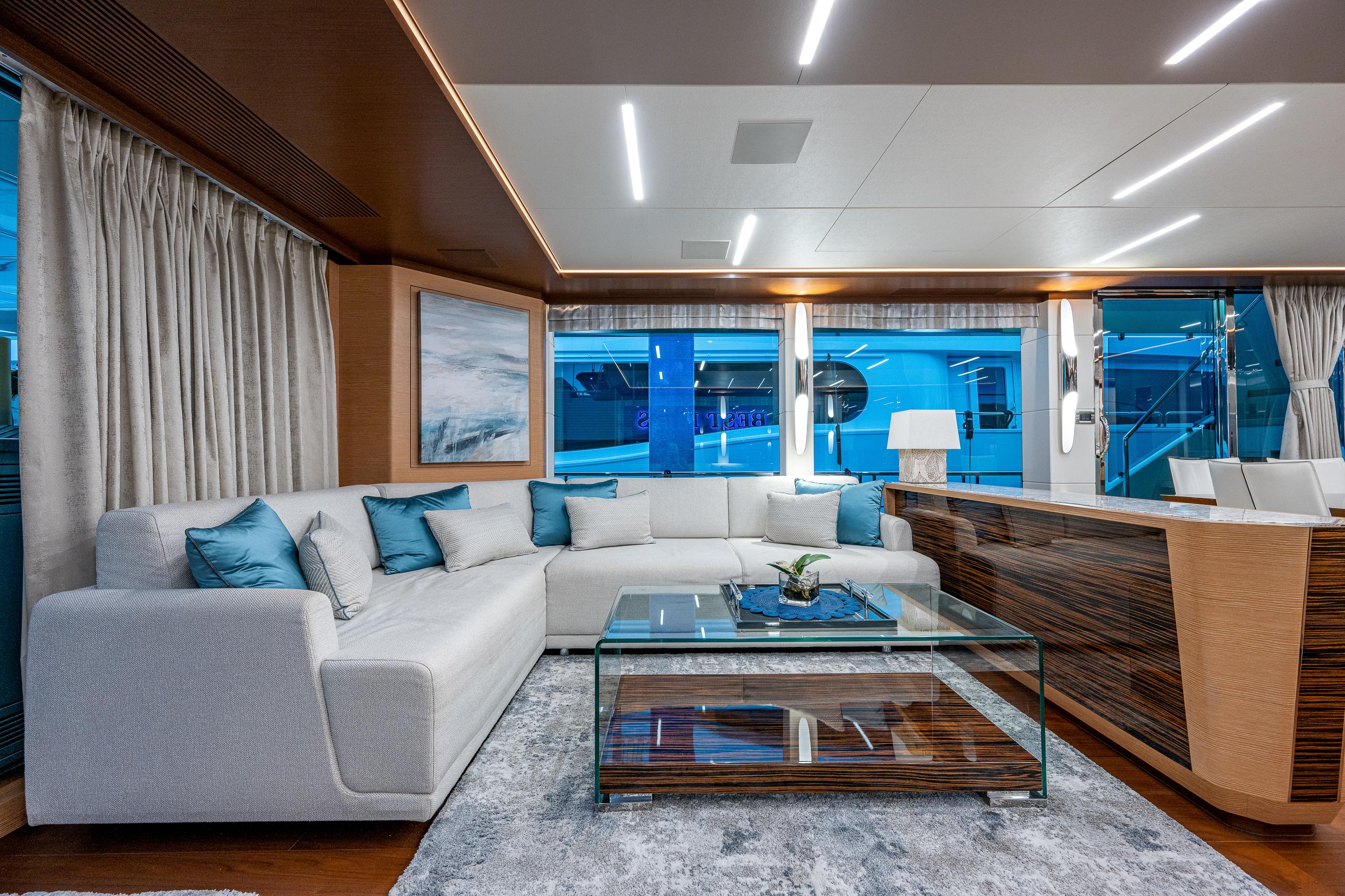 2019 Ocean Alexander 90R BEST BUDS