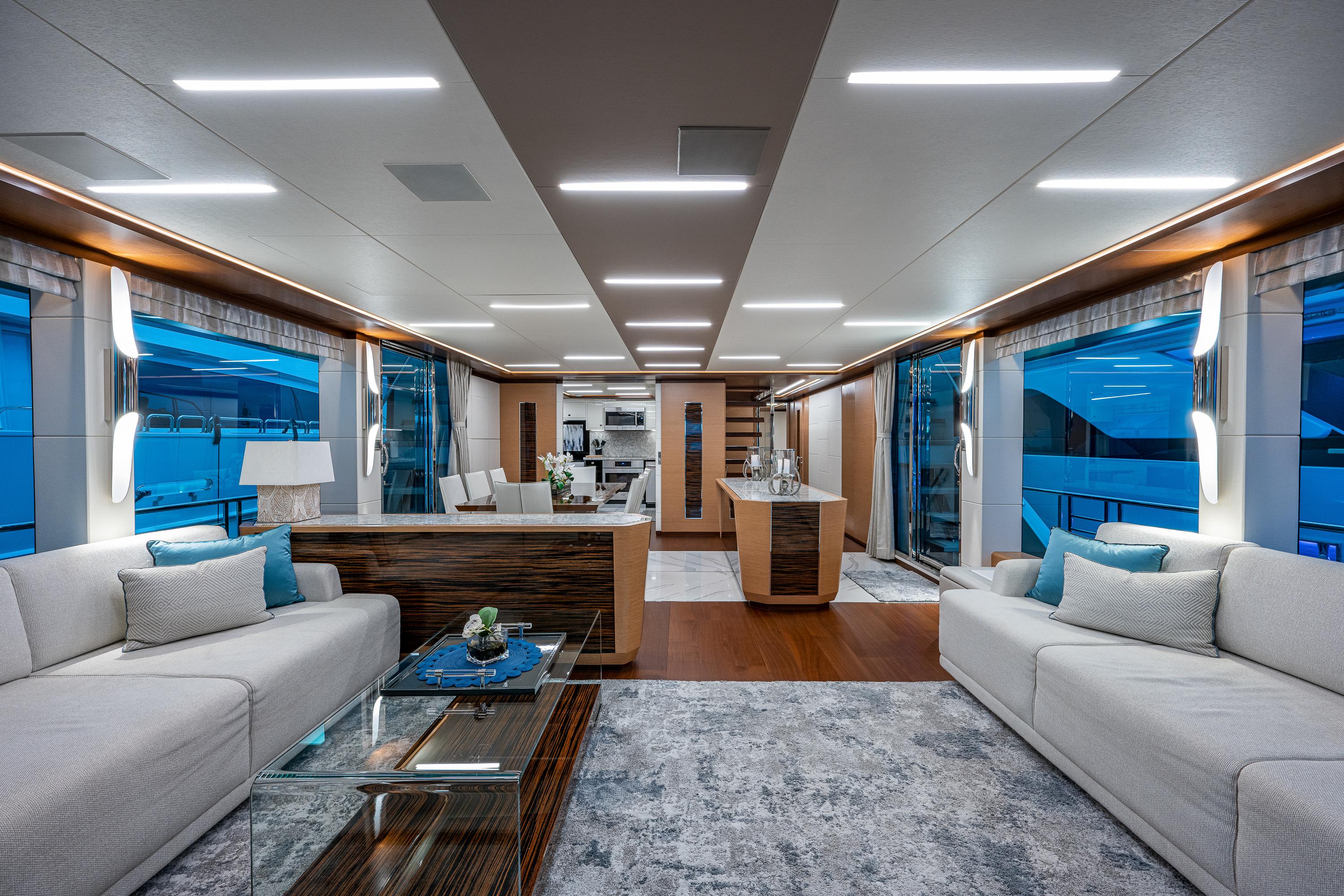2019 Ocean Alexander 90R BEST BUDS