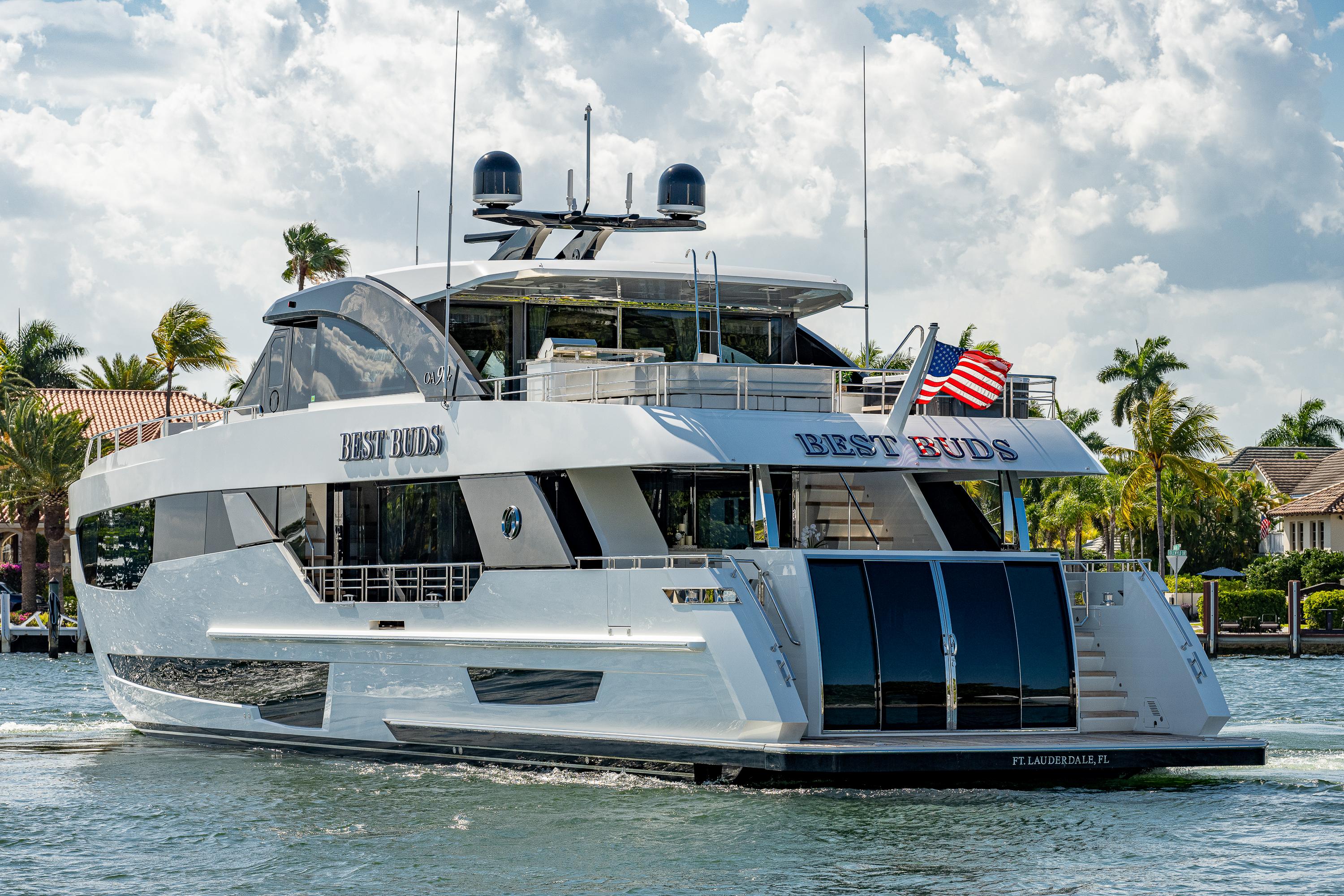 2019 Ocean Alexander 90R BEST BUDS