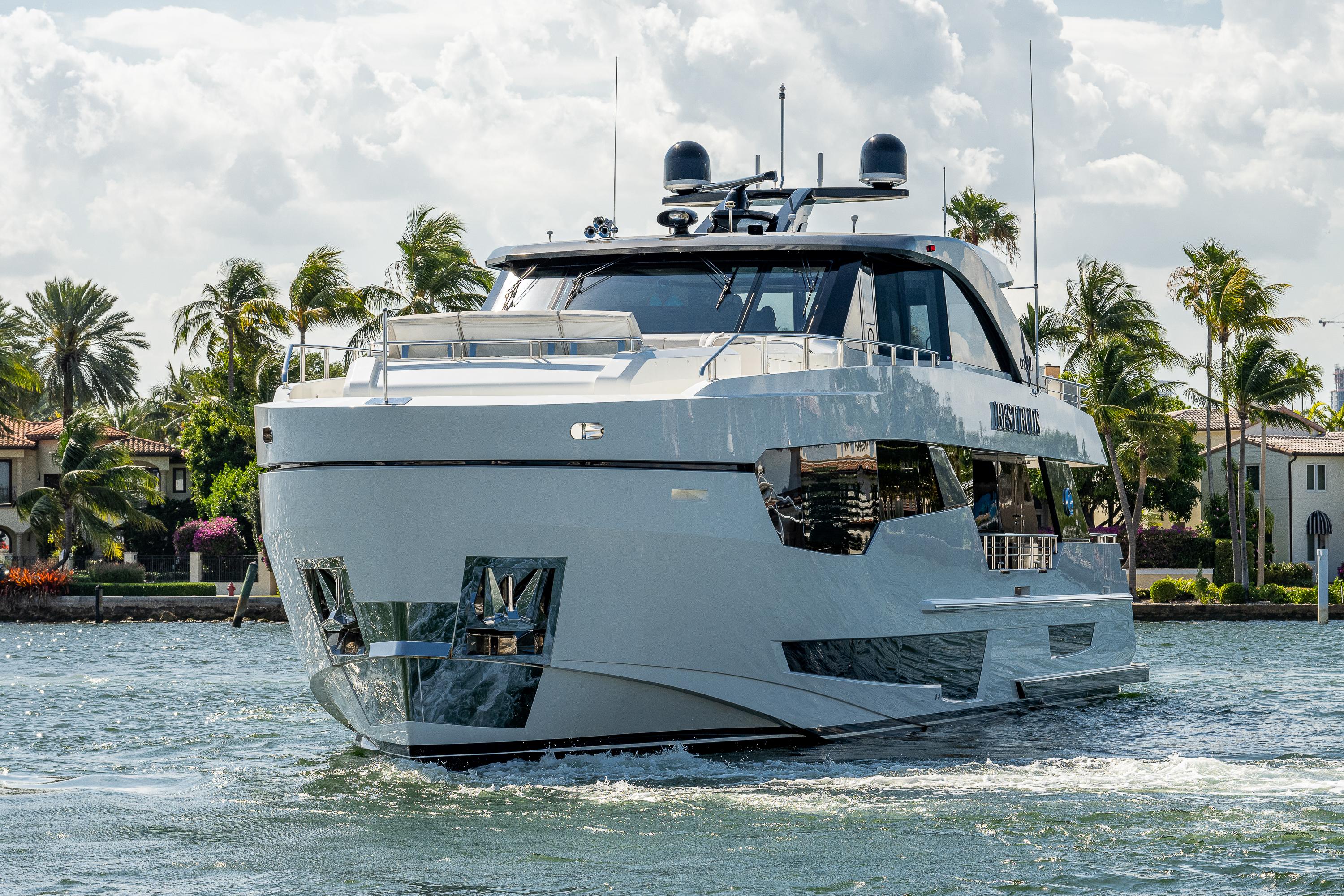 2019 Ocean Alexander 90R BEST BUDS