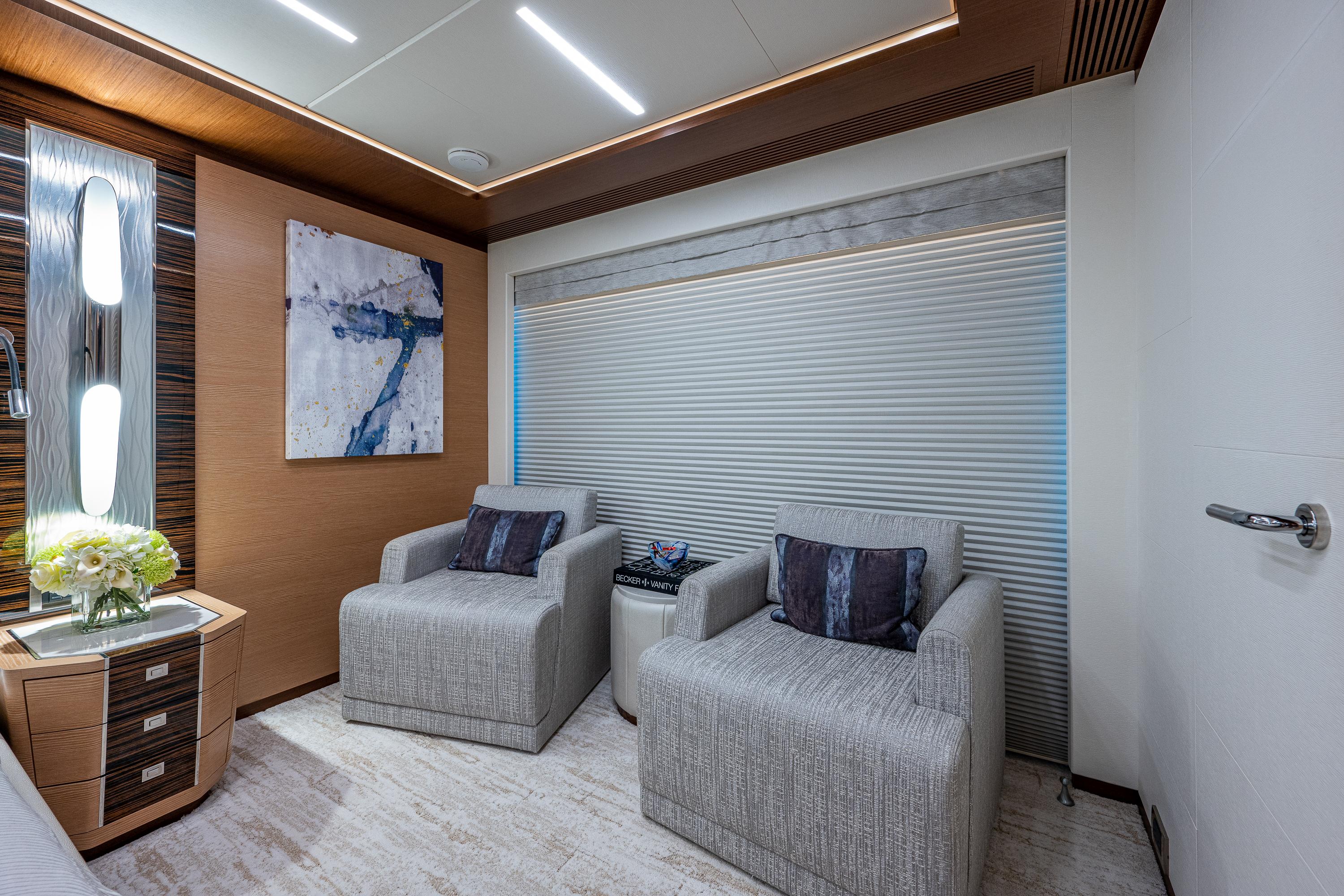 2019 Ocean Alexander 90R BEST BUDS