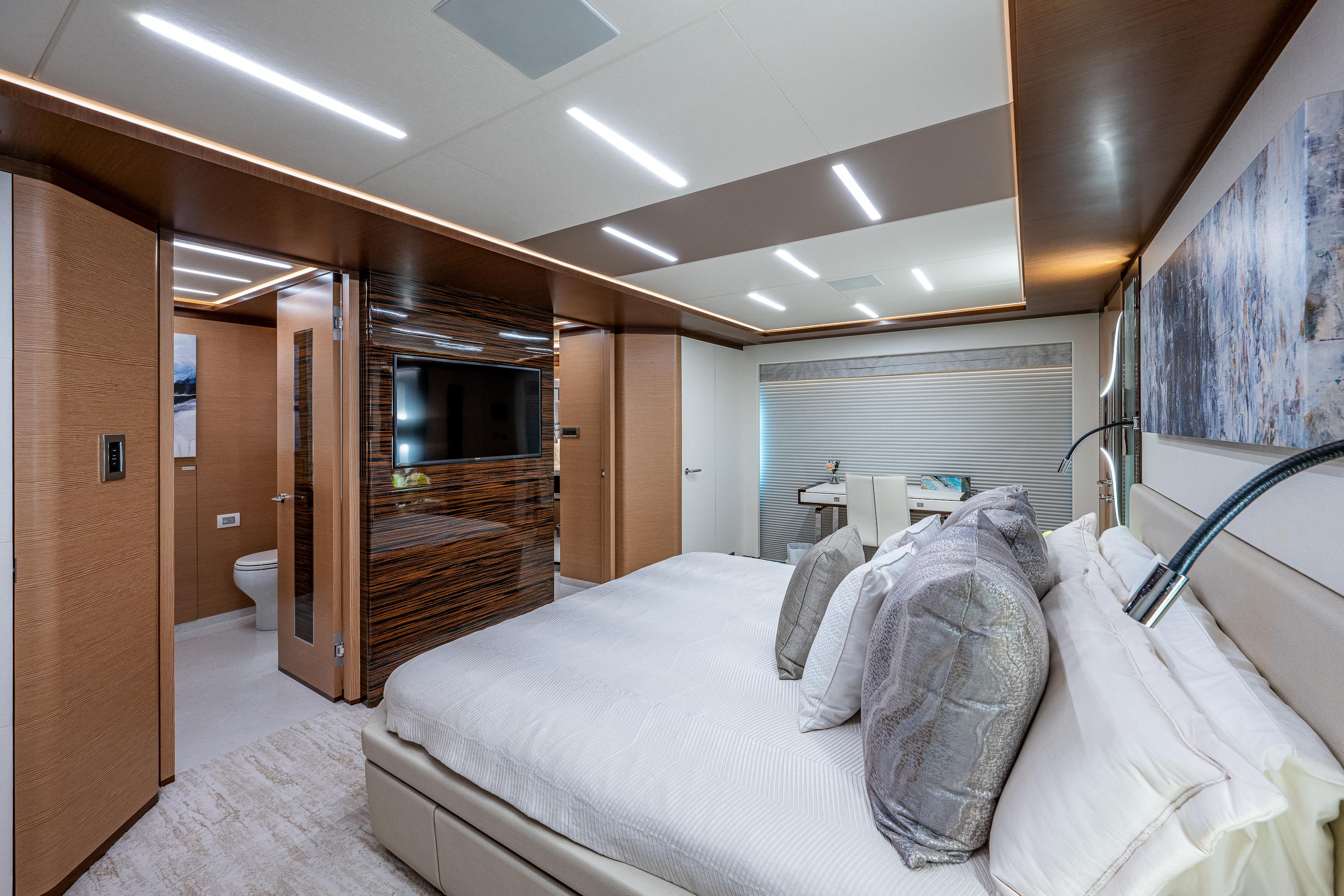 2019 Ocean Alexander 90R BEST BUDS