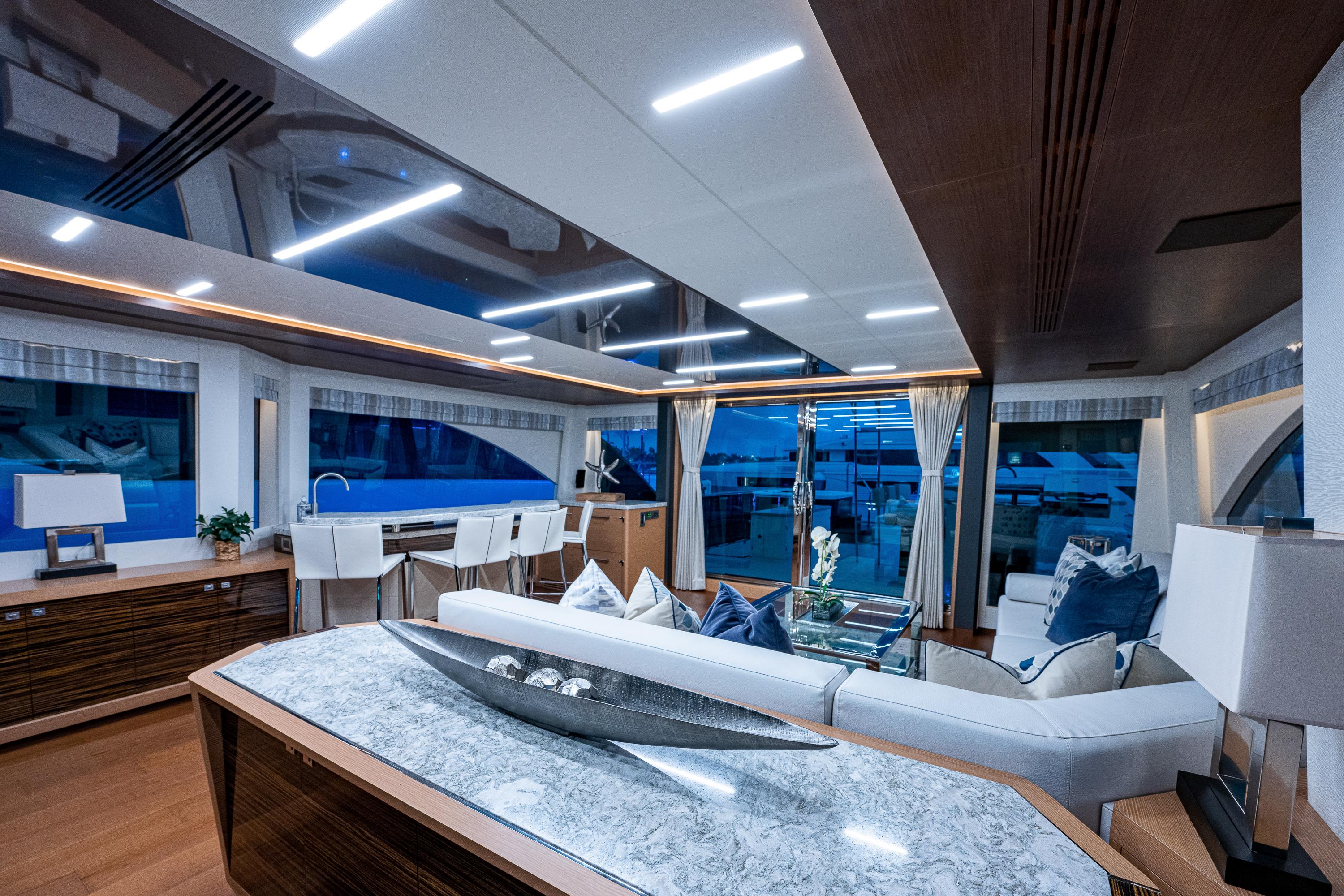 2019 Ocean Alexander 90R BEST BUDS