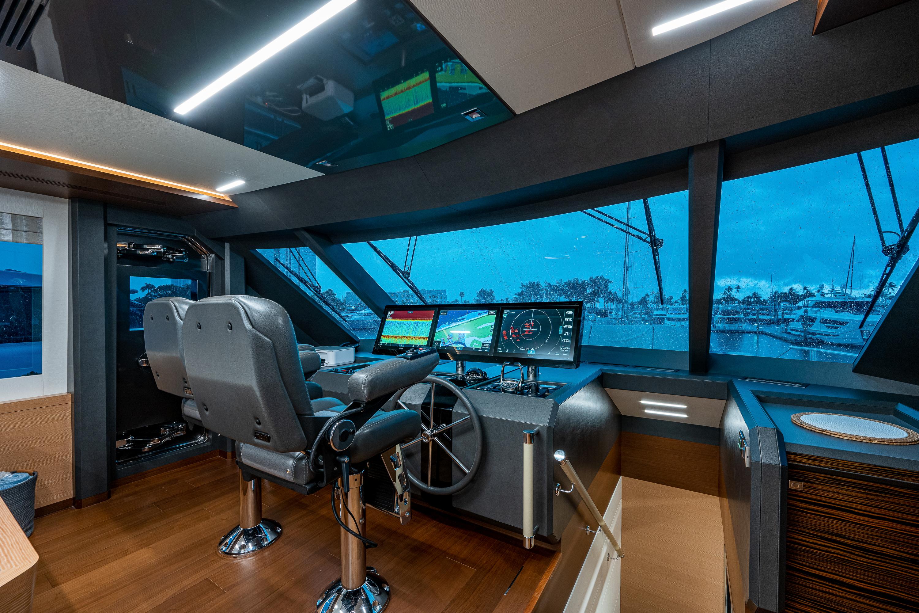 2019 Ocean Alexander 90R BEST BUDS