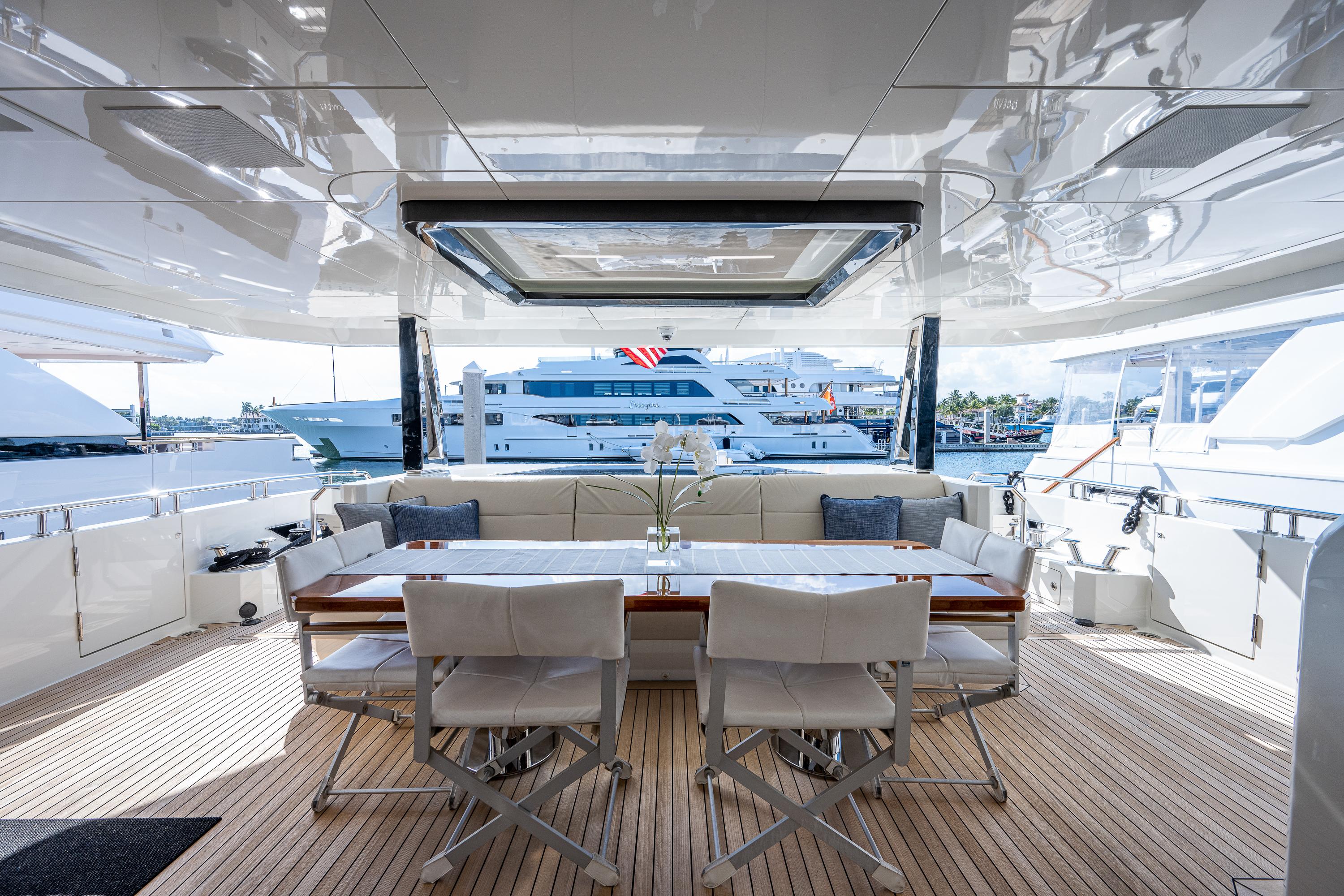 2019 Ocean Alexander 90R BEST BUDS