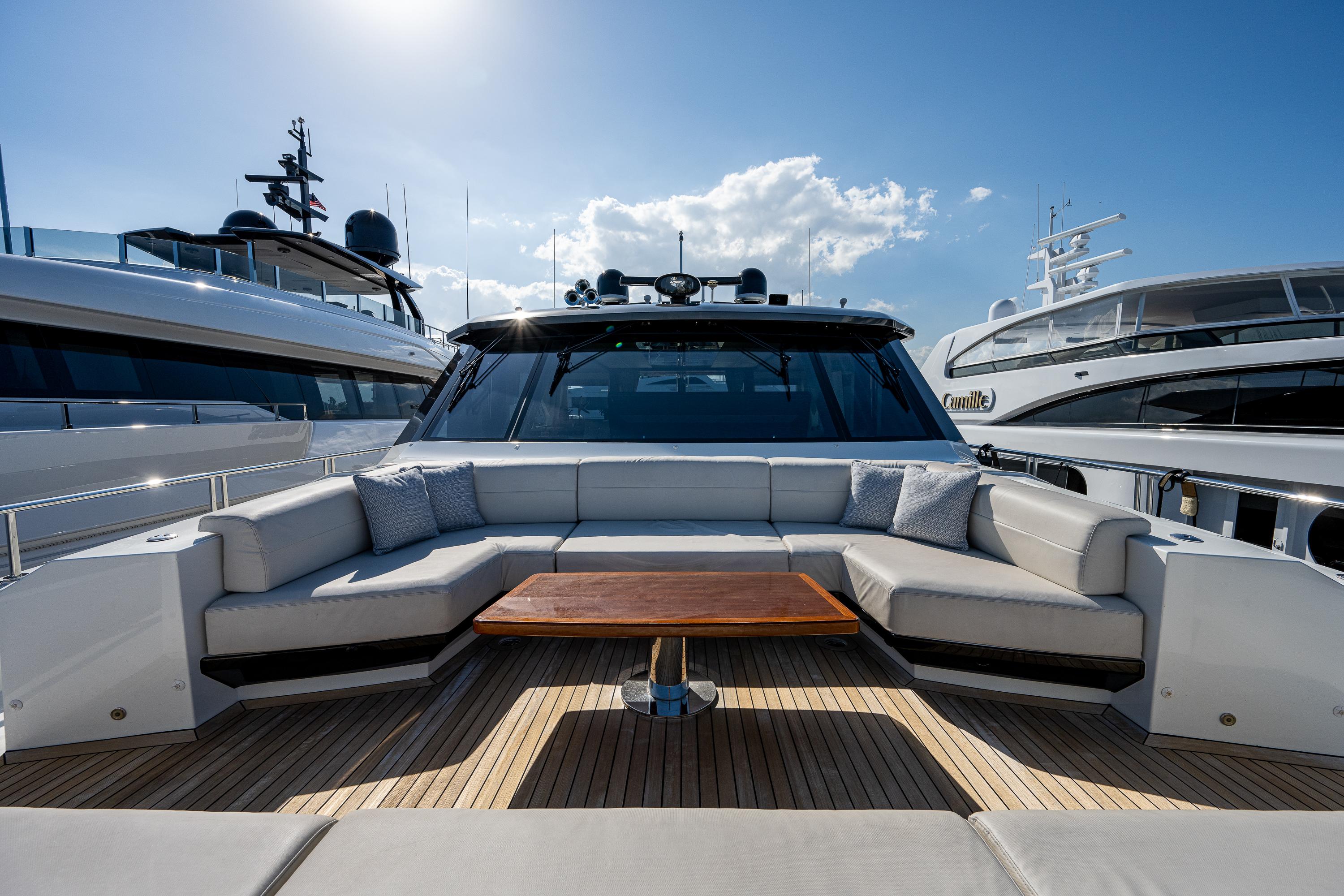 2019 Ocean Alexander 90R BEST BUDS