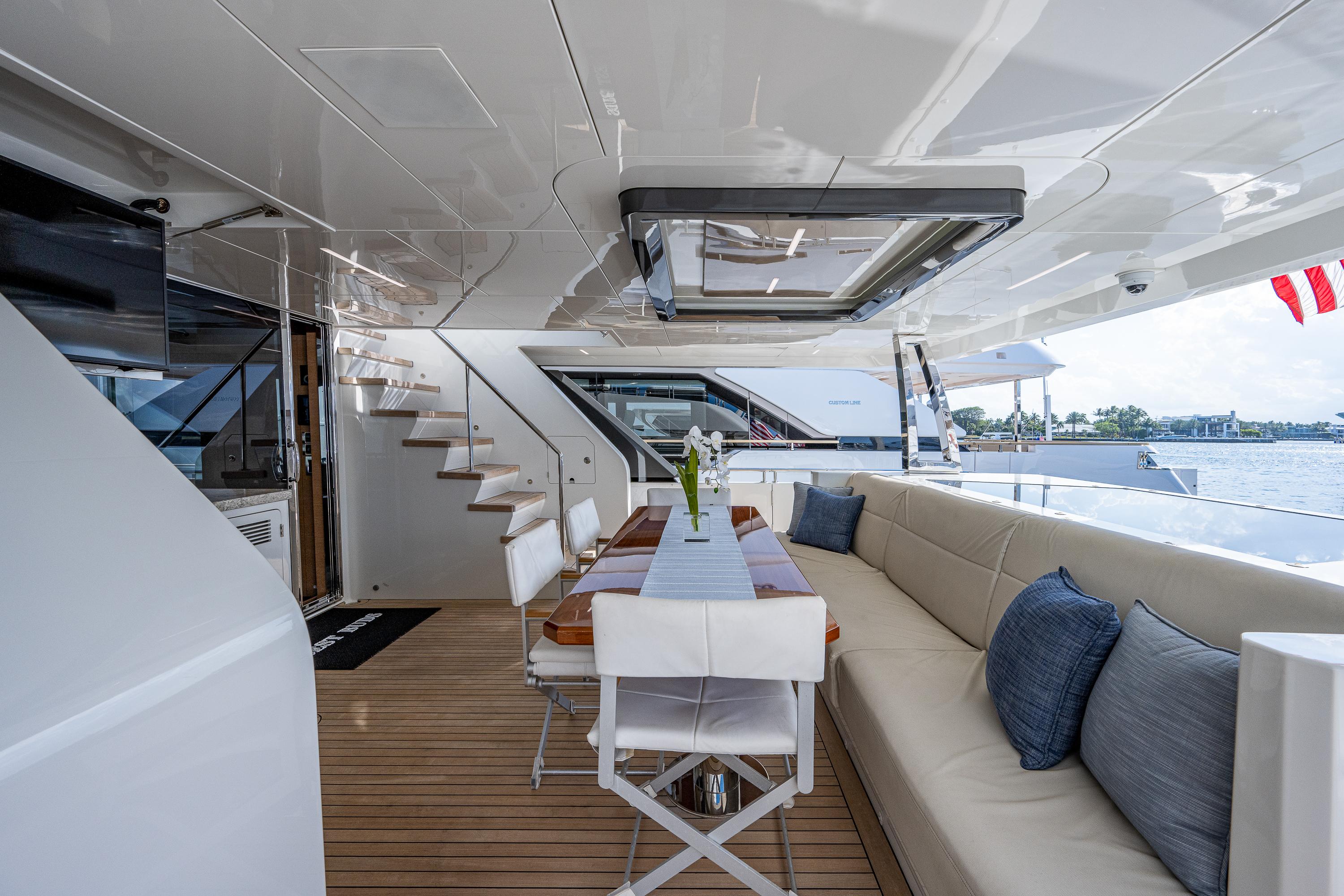2019 Ocean Alexander 90R BEST BUDS