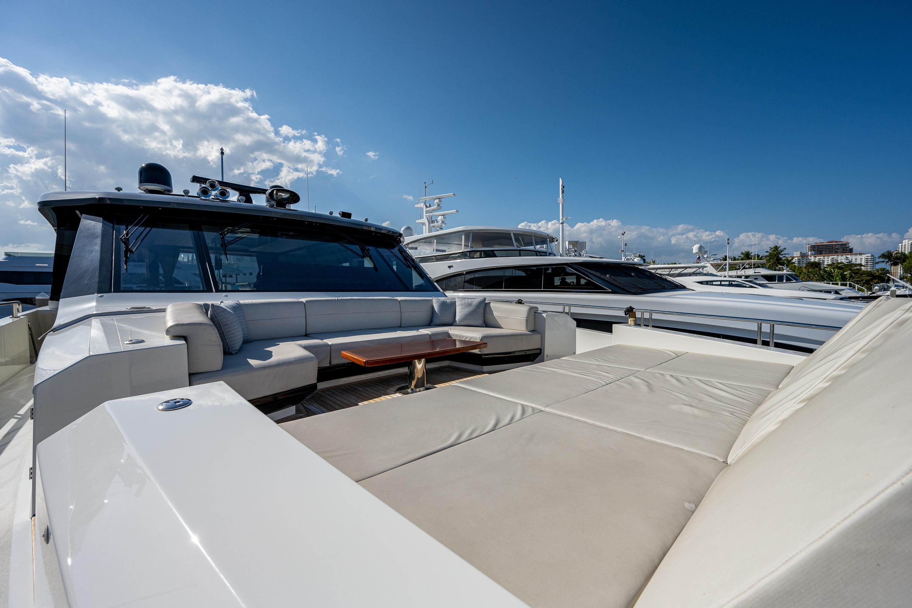 2019 Ocean Alexander 90R BEST BUDS