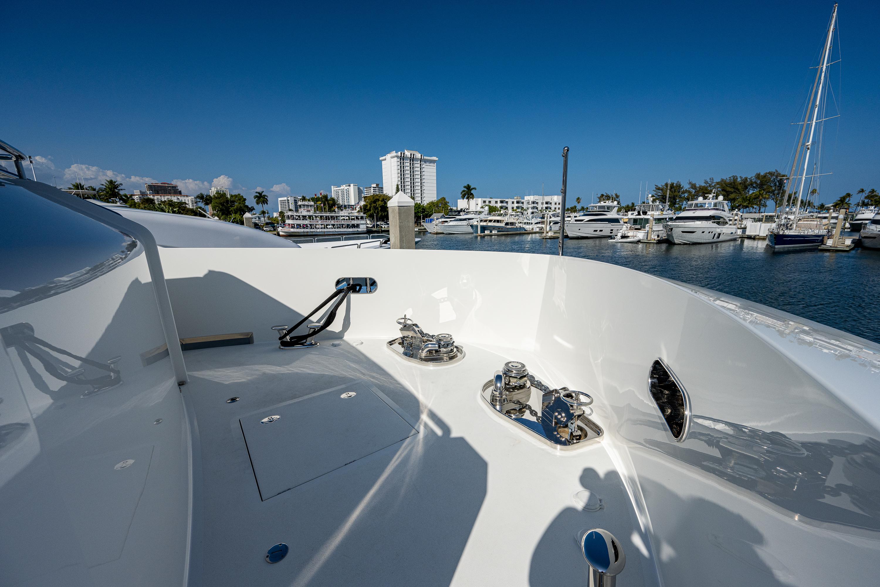 2019 Ocean Alexander 90R BEST BUDS