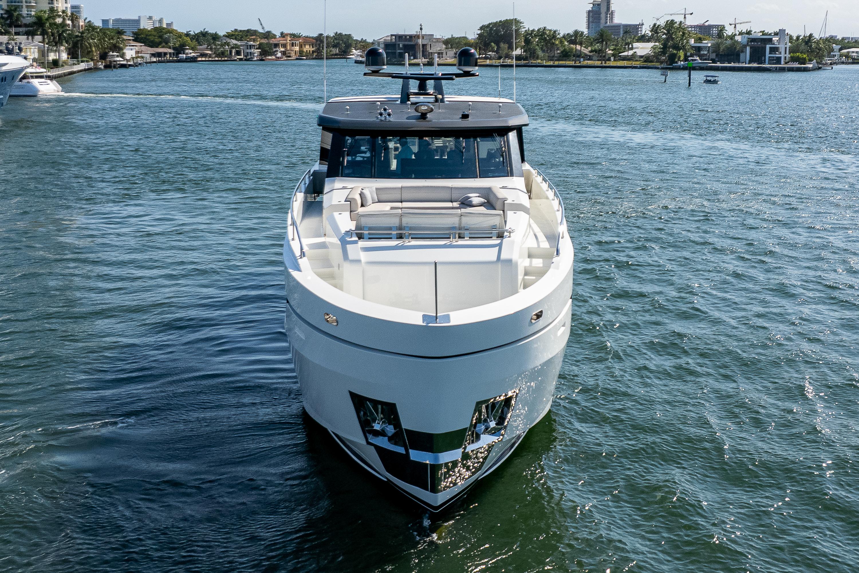 2019 Ocean Alexander 90R BEST BUDS