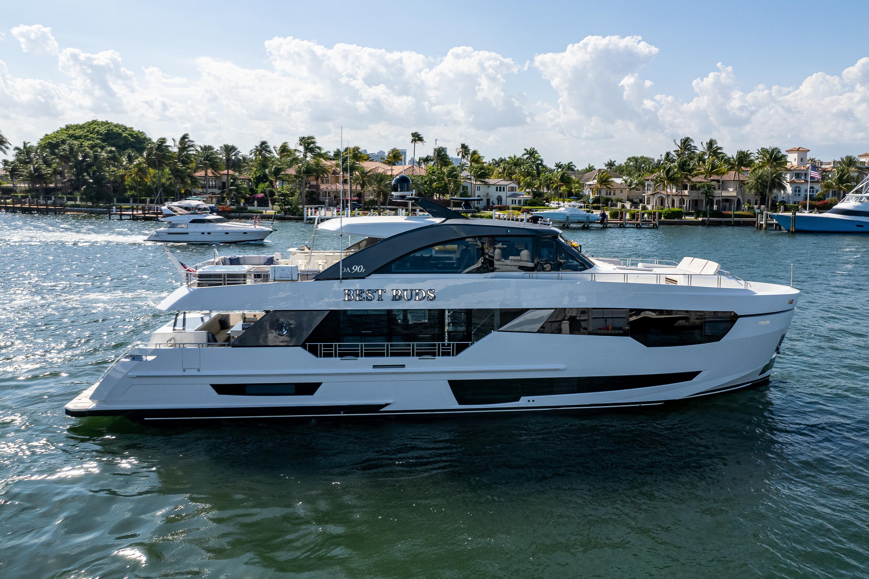 2019 Ocean Alexander 90R BEST BUDS