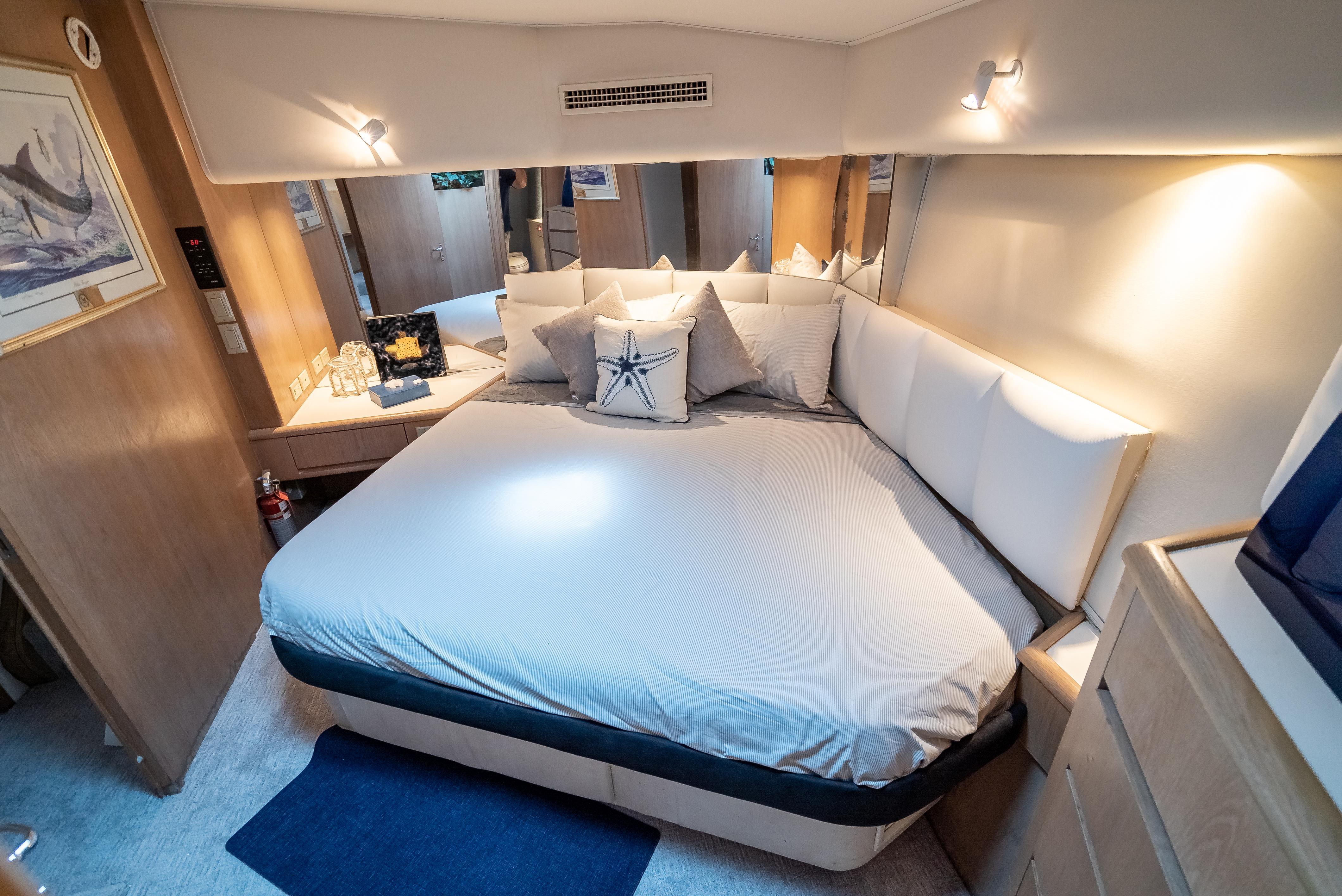 Midship master Extra large berth