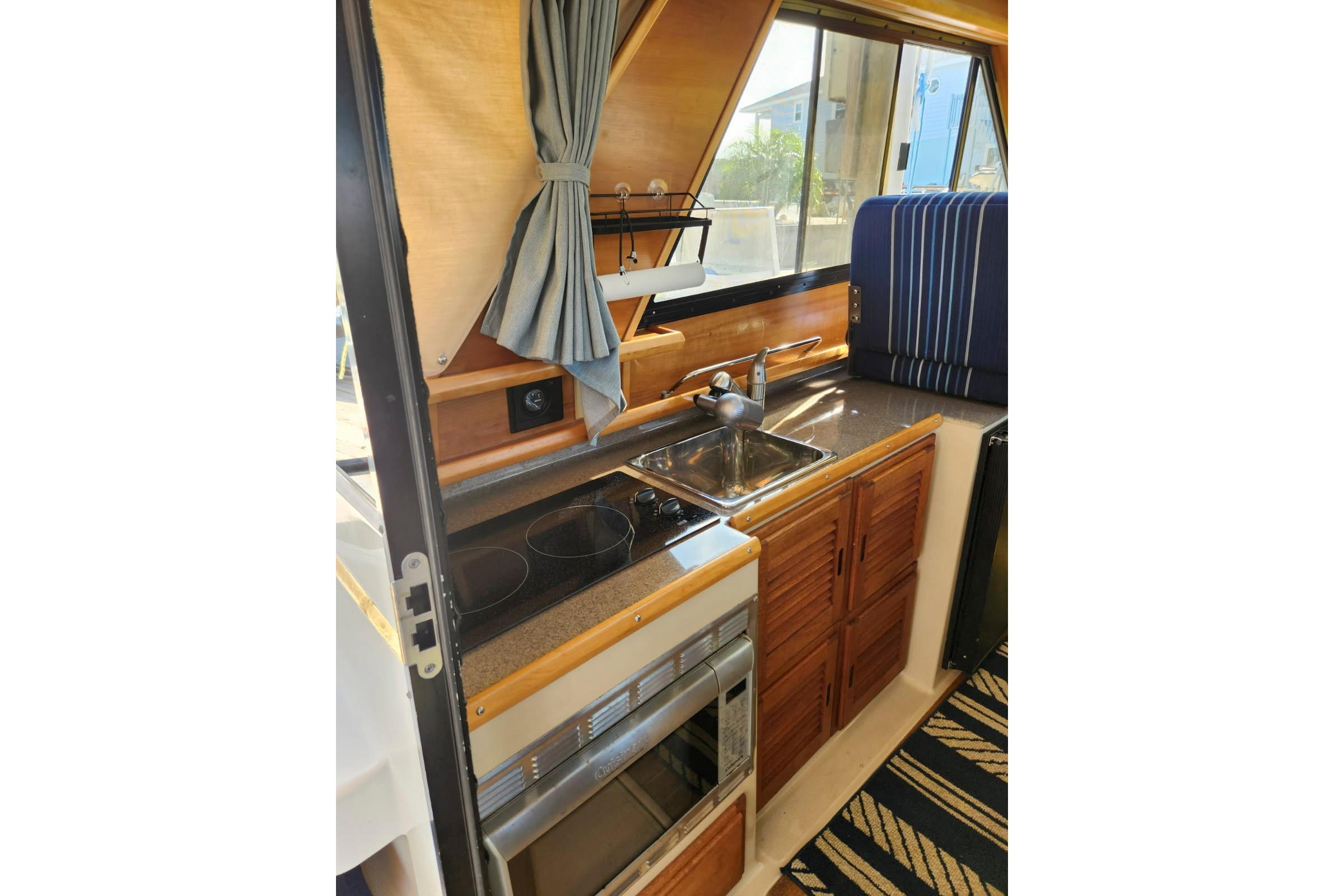 FL 10488 BB Knot 10 Yacht Sales FL 10488 BB Knot 10 Yacht Sales