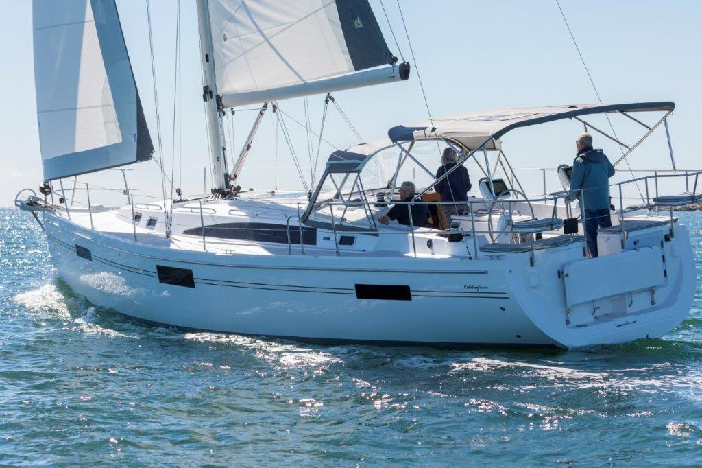 Catalina-426 2026 -CA-US-2026 Catalina 426 sailboat cruising on open water with sails unfurled.-9740304 | Thumbnail