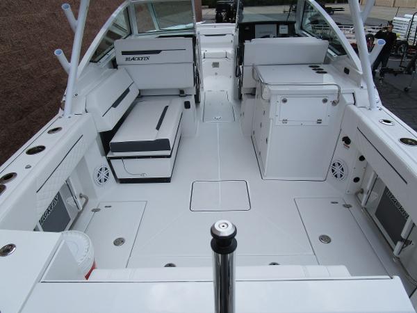 2021 Blackfin boat for sale, model of the boat is 272 DC & Image # 8 of 57