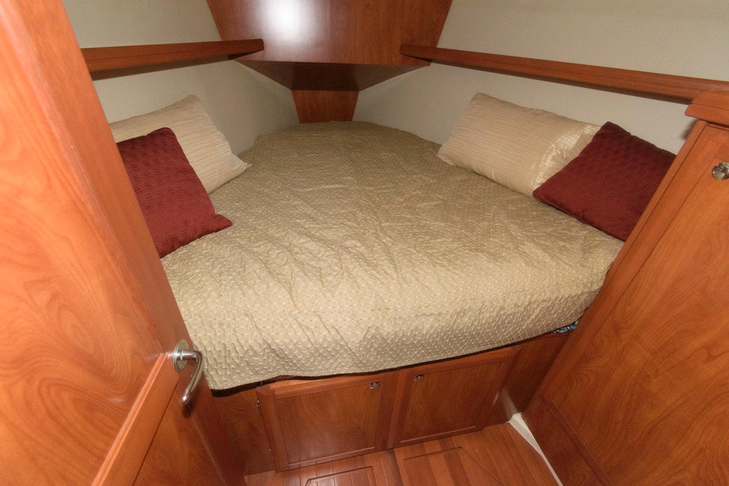 F 8326 RC Knot 10 Yacht Sales