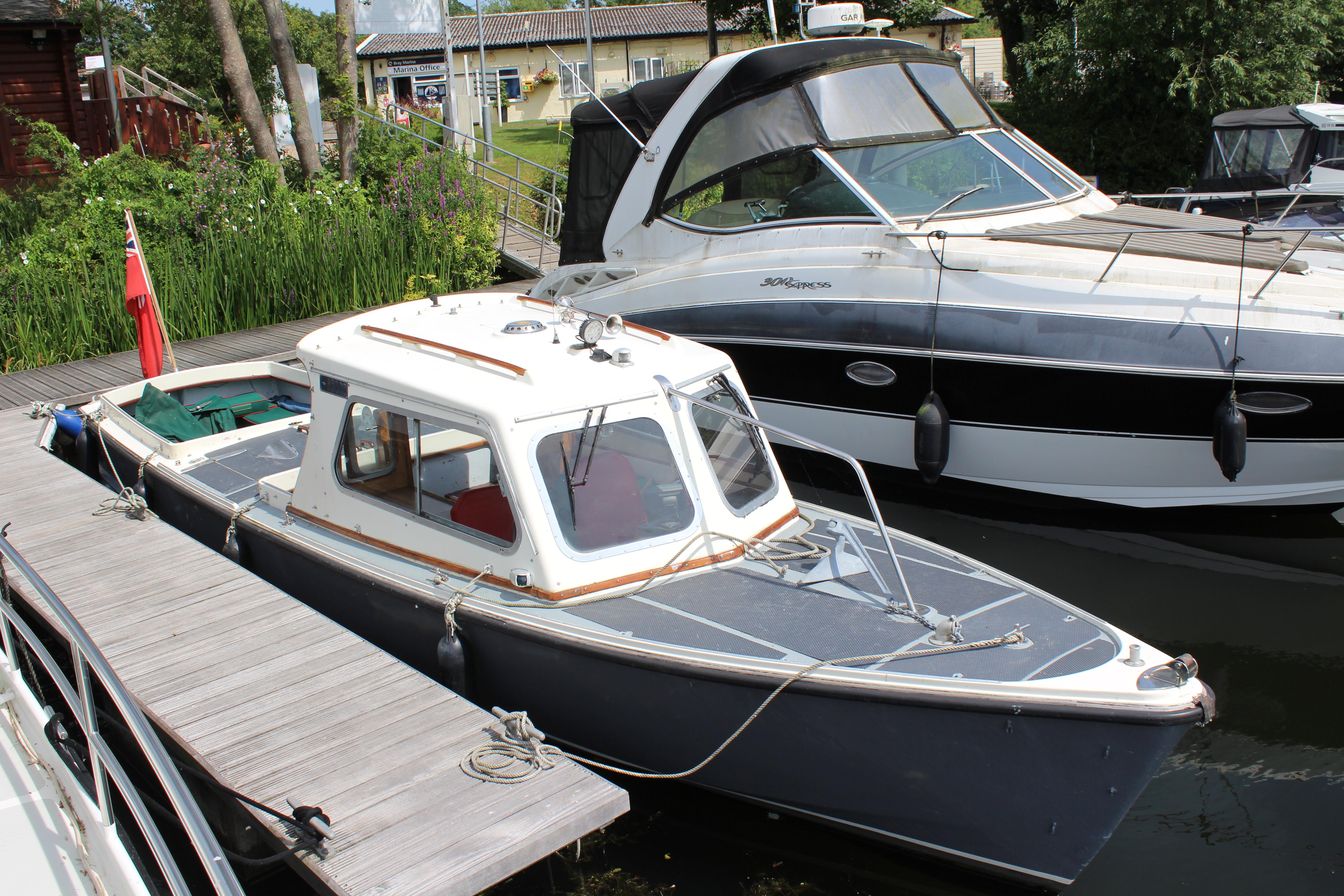 1976 Classic Craft 29 Patrol Launch