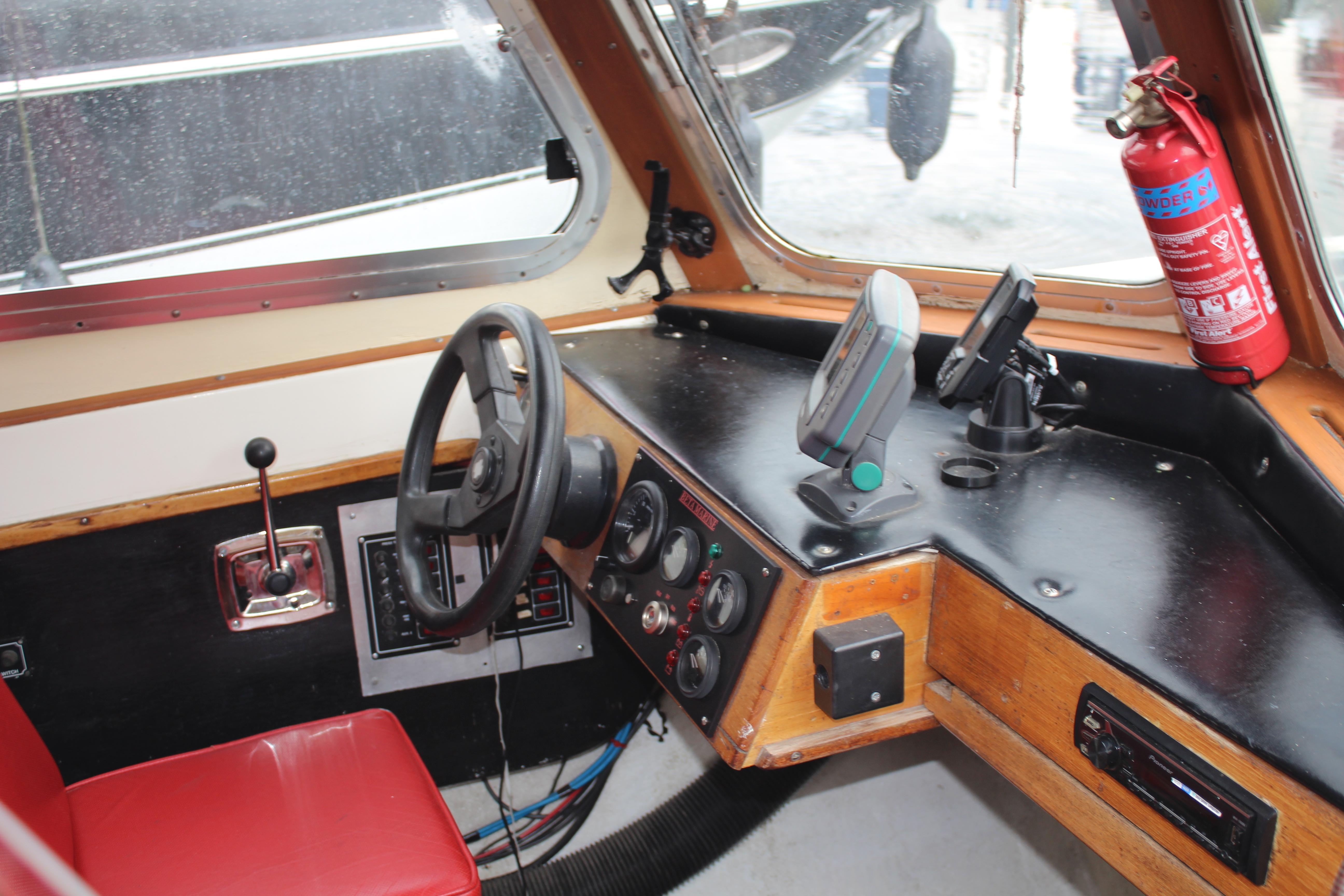 1976 Classic Craft 29 Patrol Launch