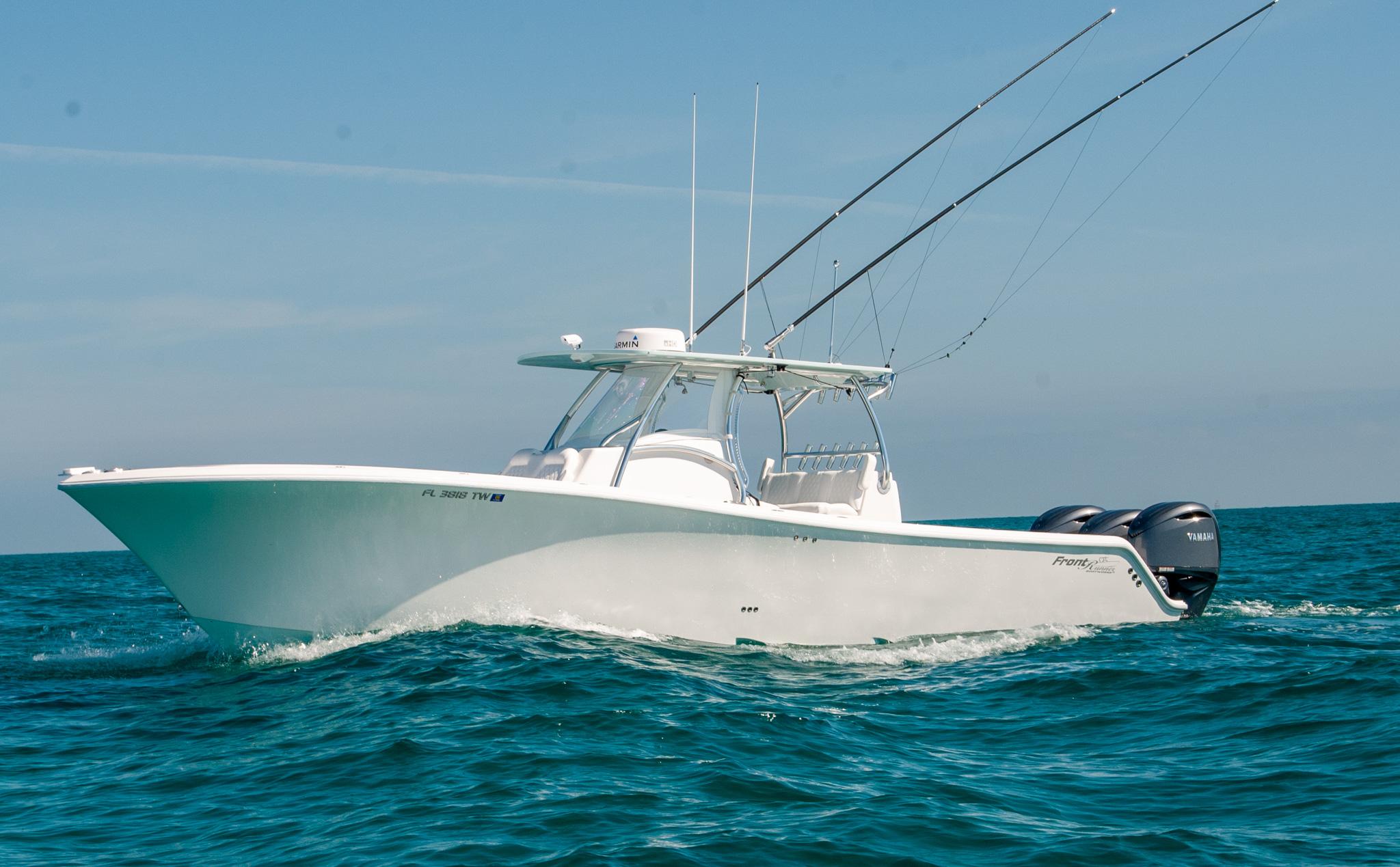 36 36 Center Console 2025  Front Runner