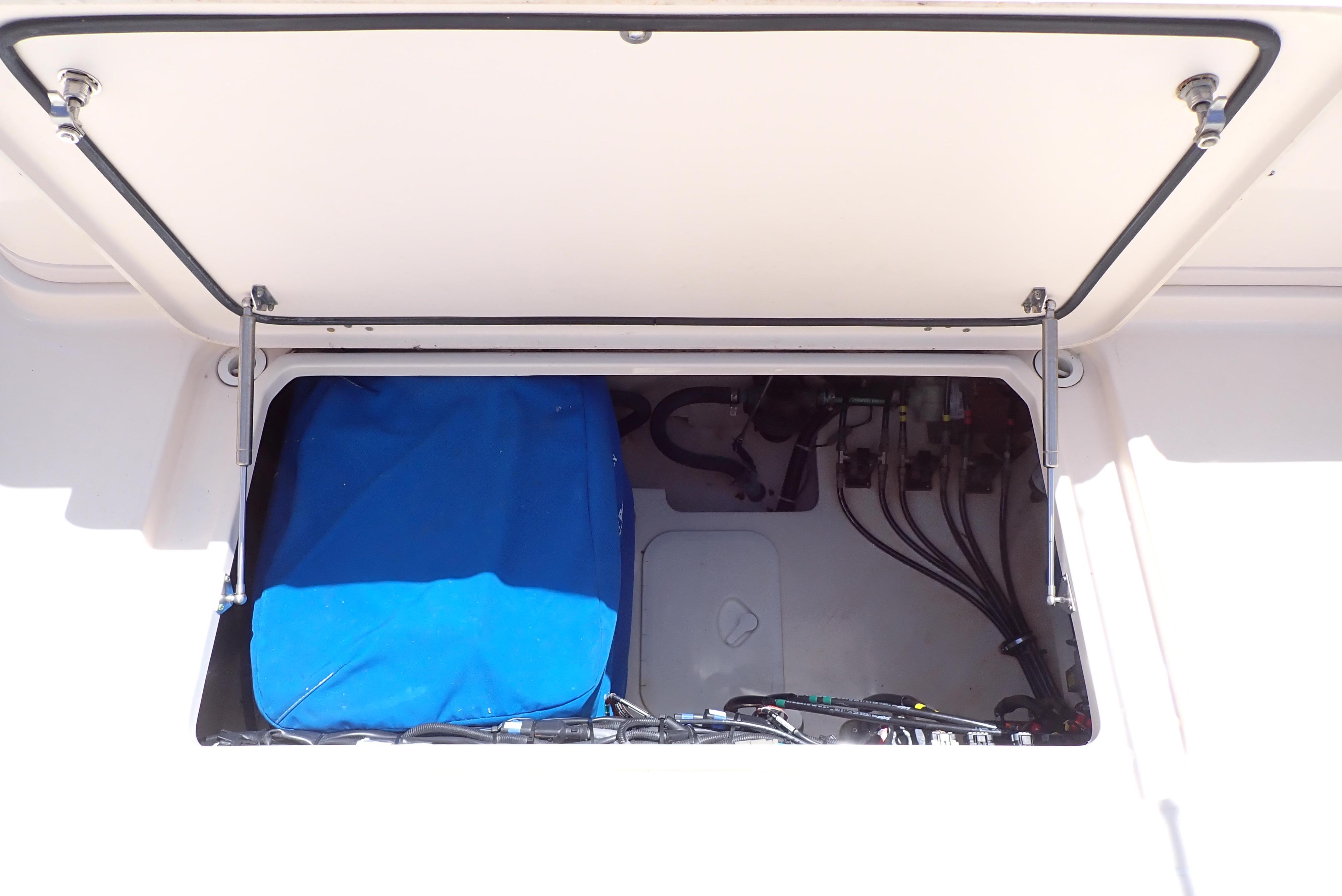 2015-grady-white-express-370-power-9779008-20250501130911846-1_XLARGE