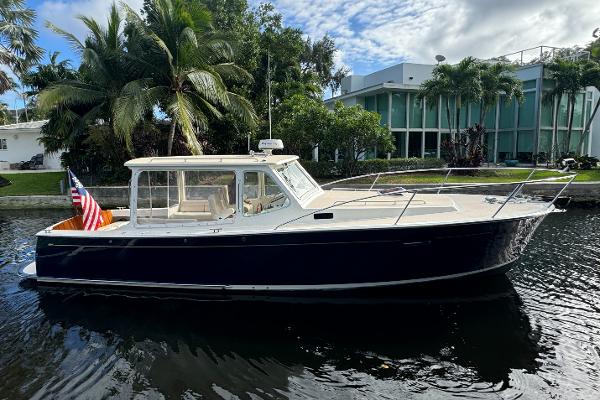 Photo of 2005 MJM 34'