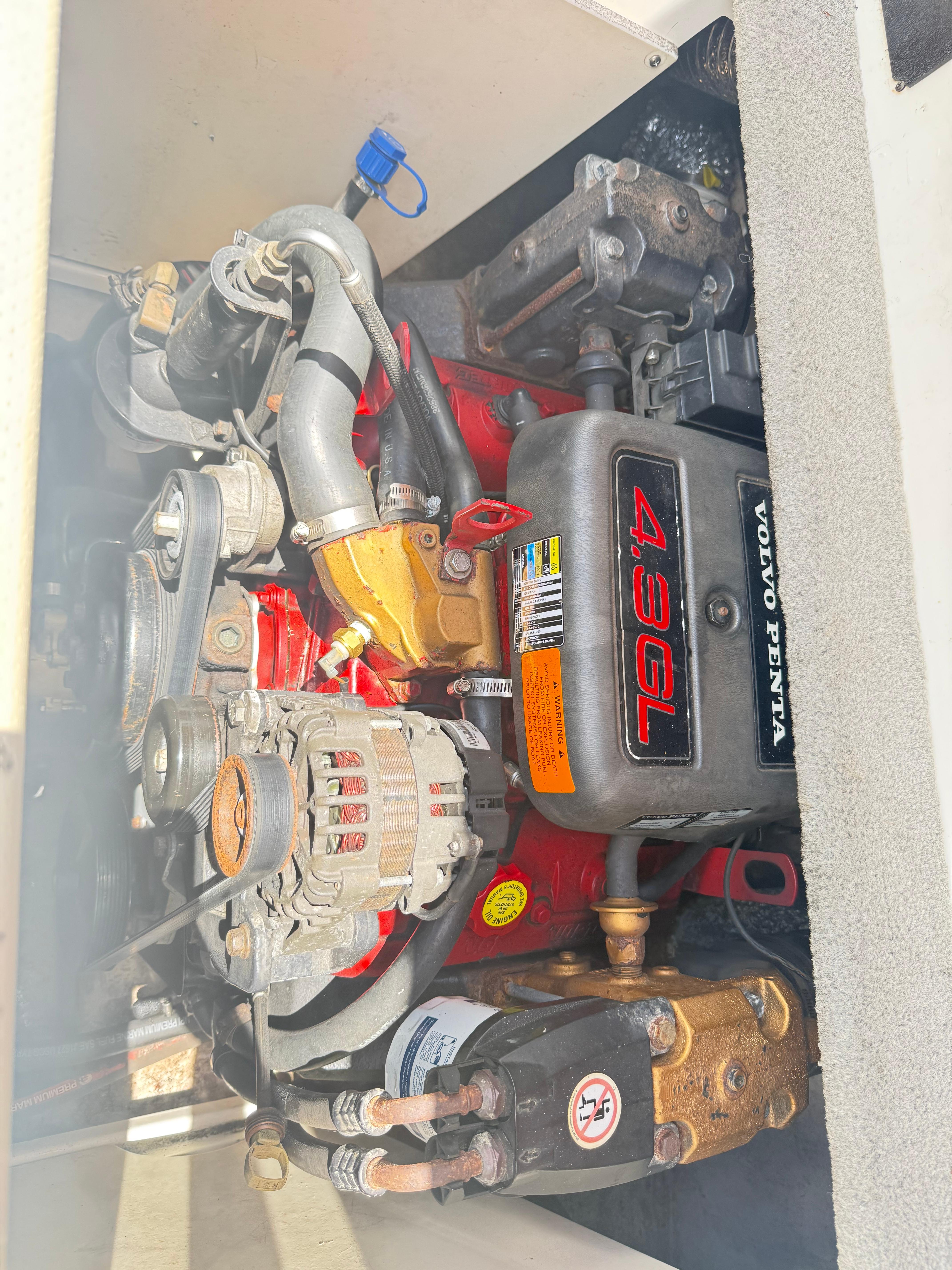 Volvo Penta 4.3GL engine in 2007 Chaparral 190 SSi boat.