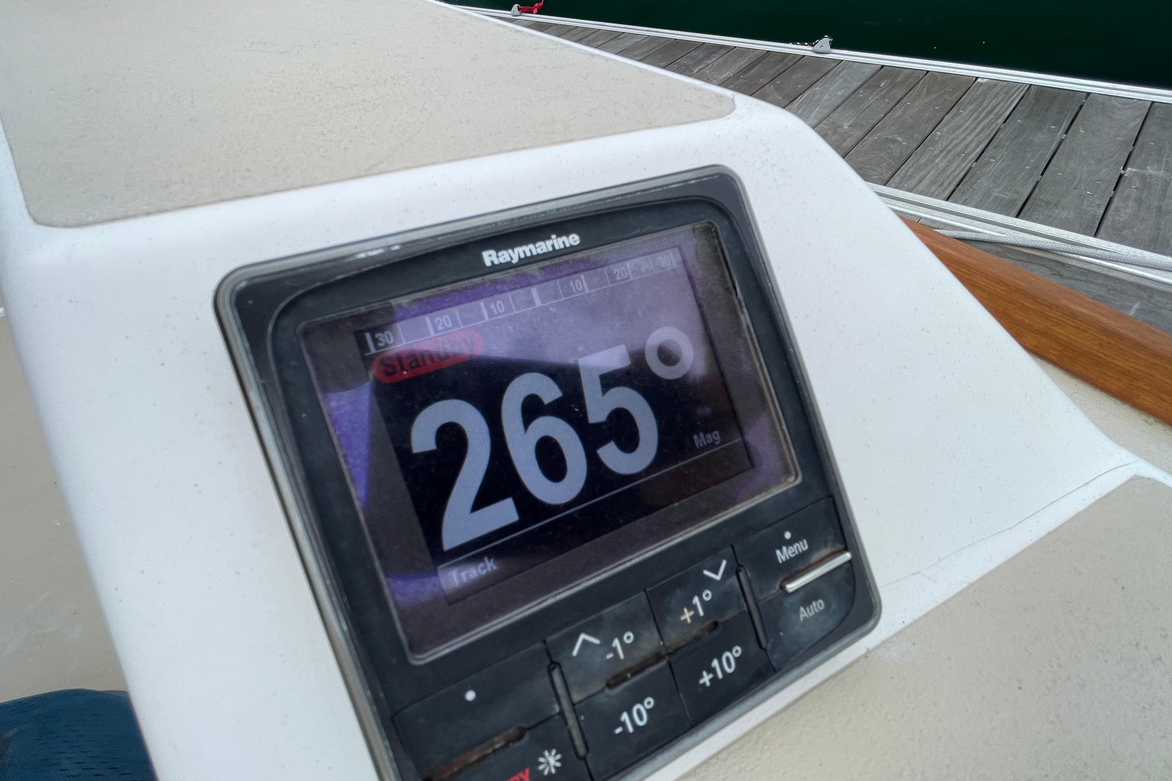 Raymarine navigation display showing 265 degrees on a 2001 J Boats J/32.