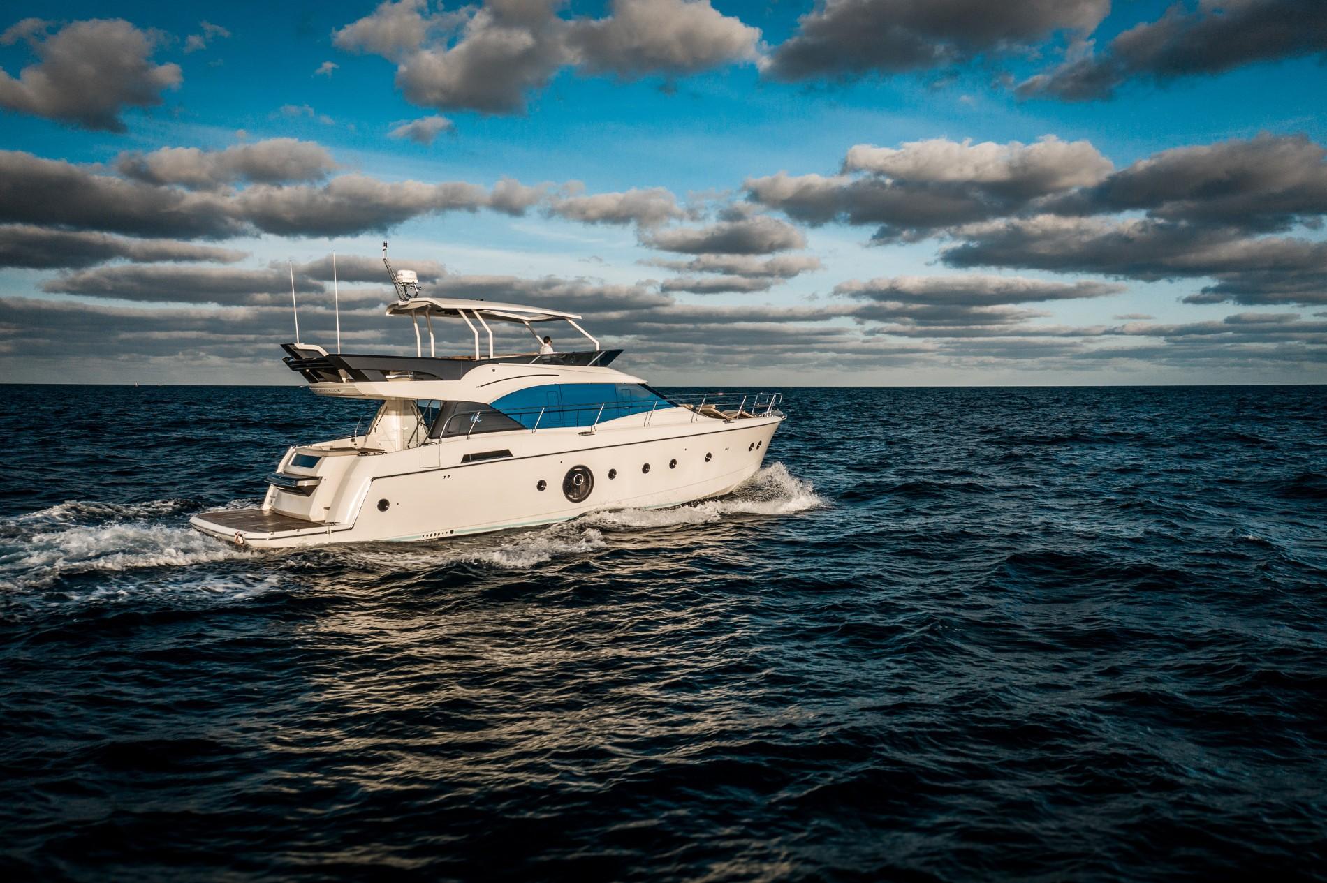 Yacht Photos Pics