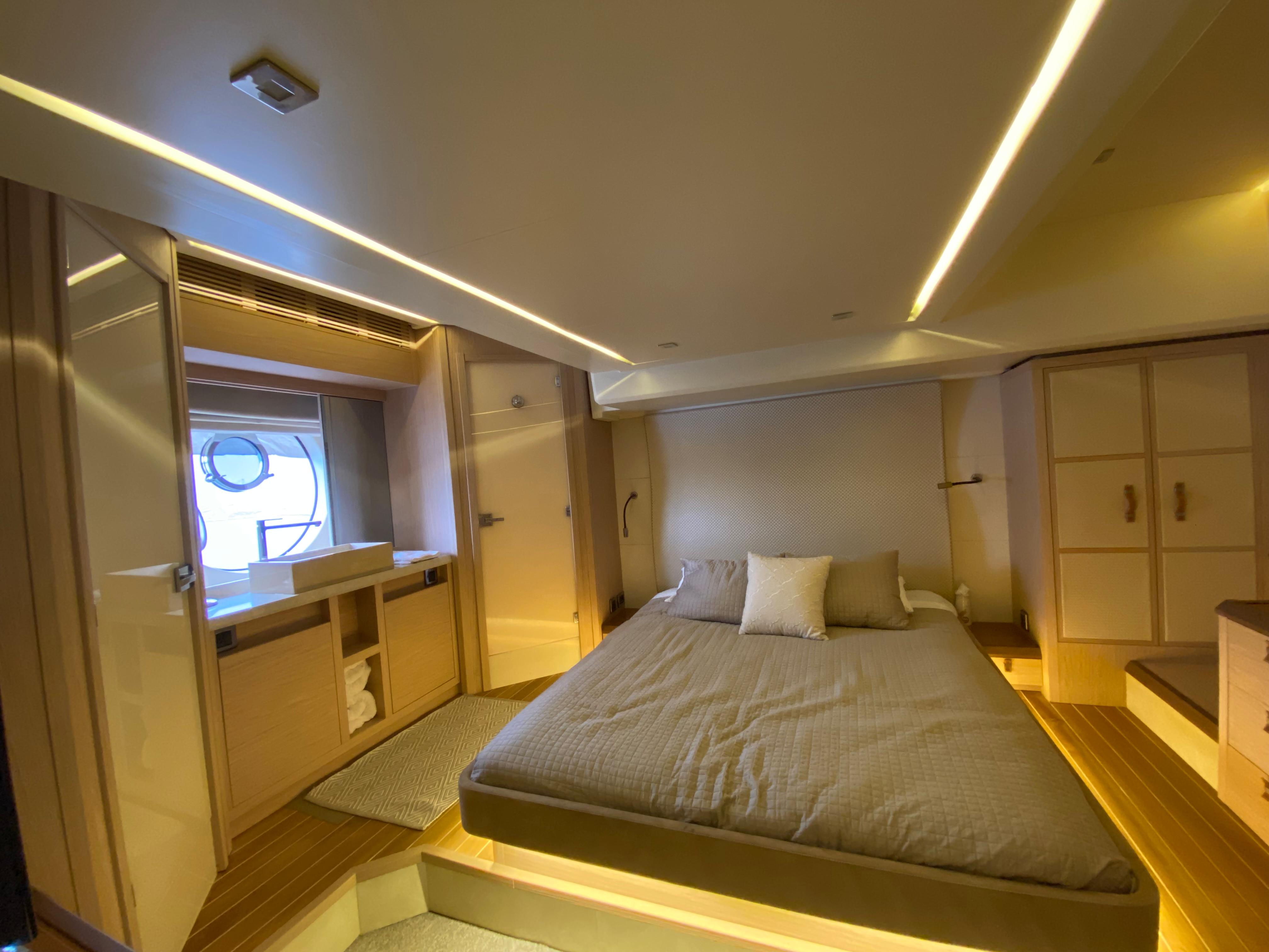 Yacht Photos Pics