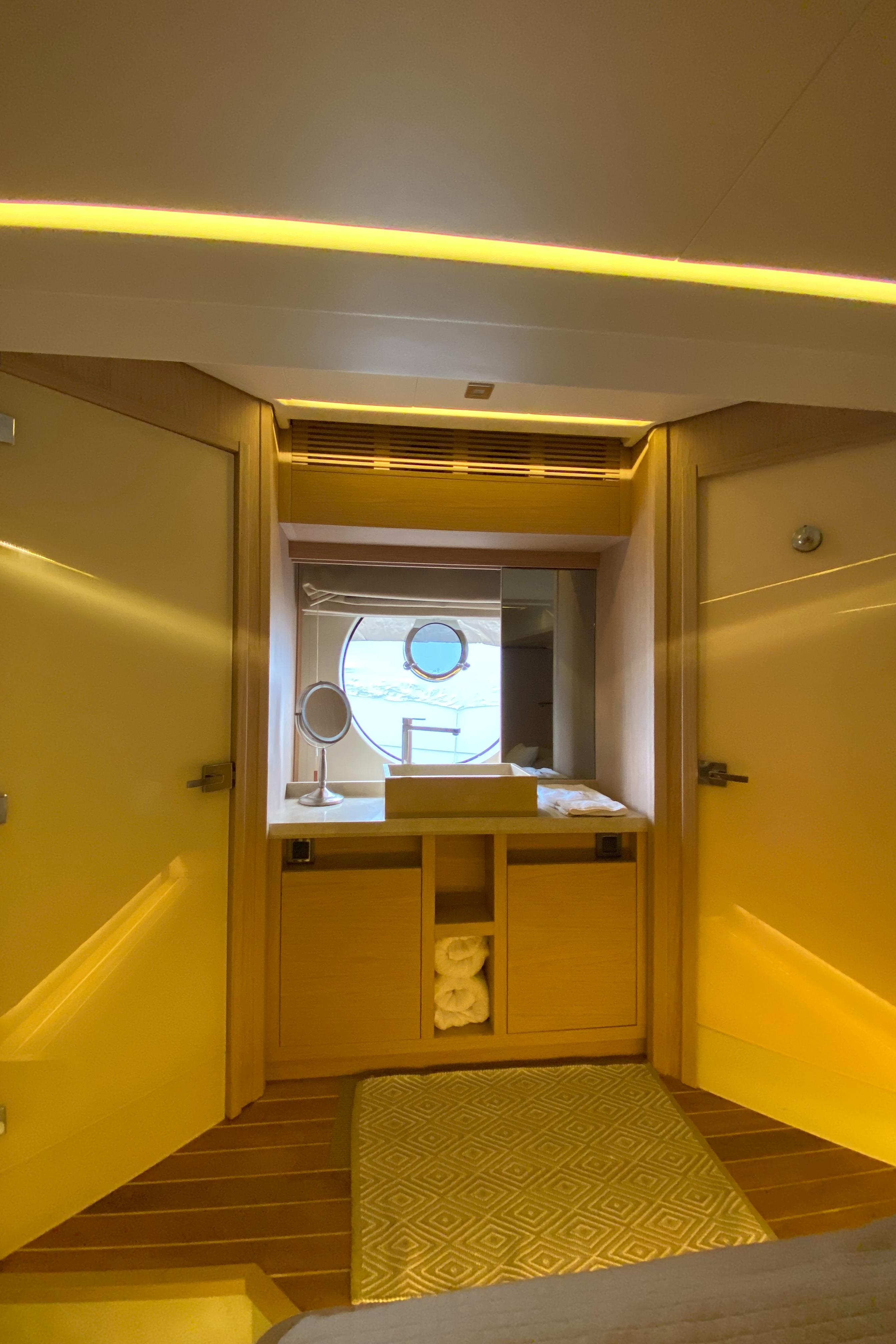 Yacht Photos Pics