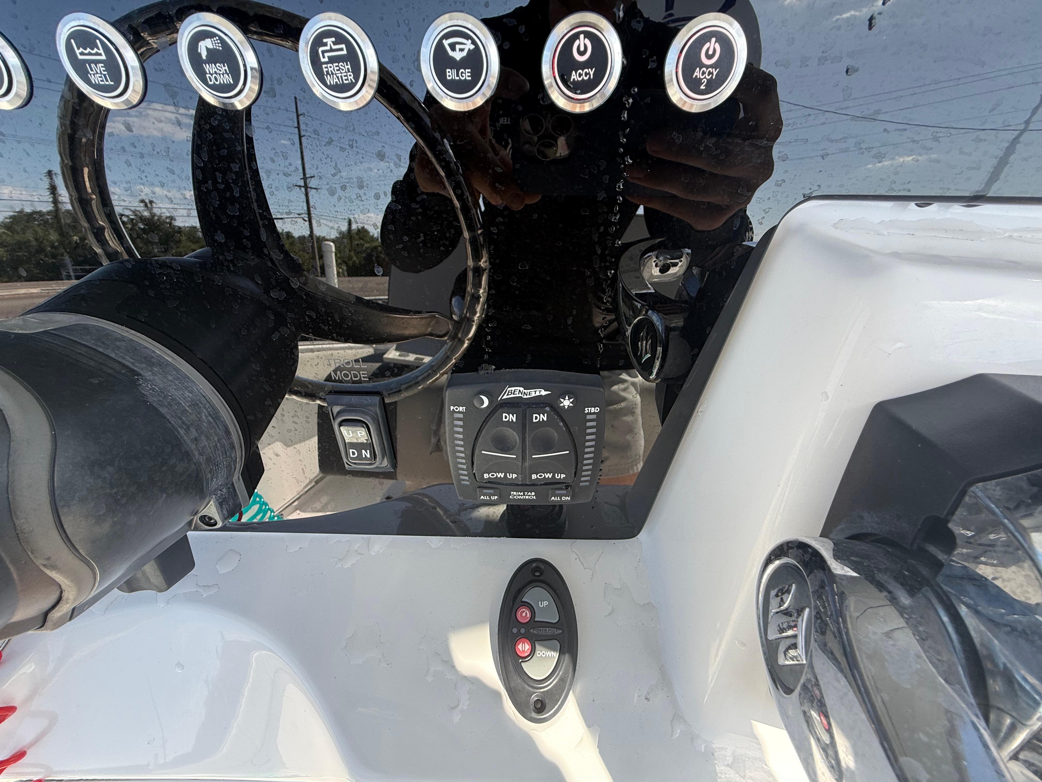 2022-aquasport-2300-center-console-power-9779110-20250502140442555-1_XLARGE