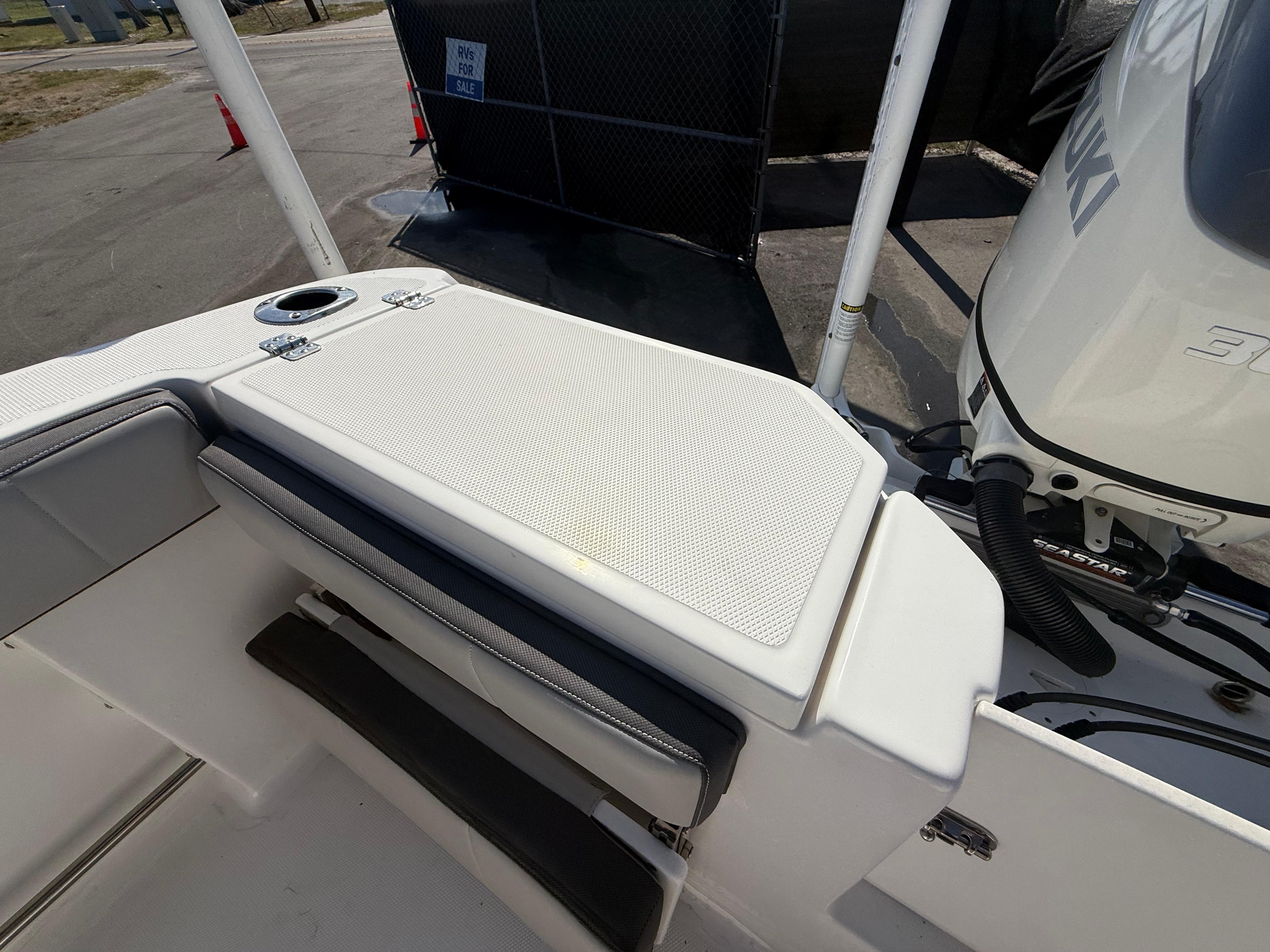 2022-aquasport-2300-center-console-power-9779110-20250502140620057-1_XLARGE