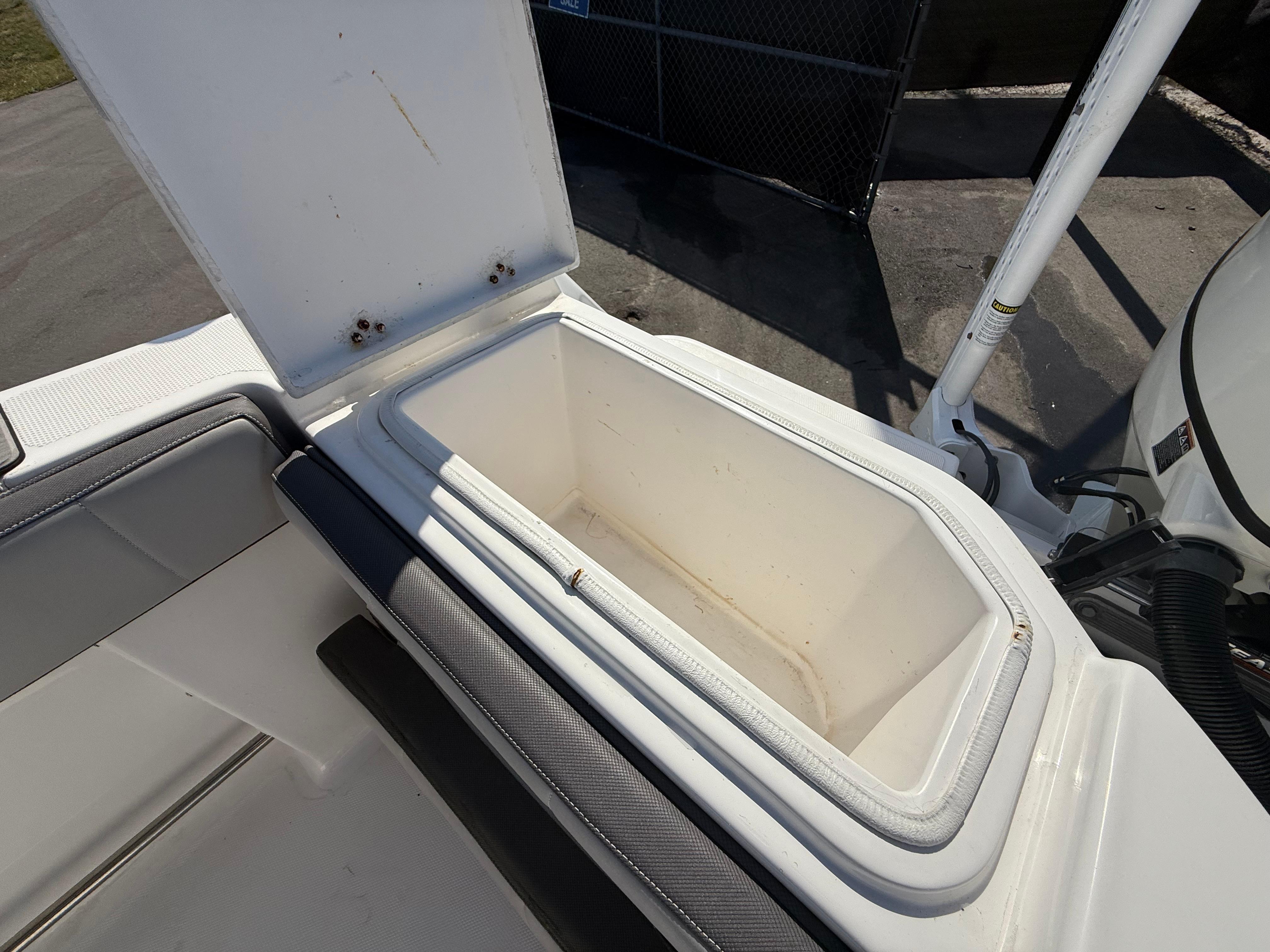 2022-aquasport-2300-center-console-power-9779110-20250502140623946-1_XLARGE