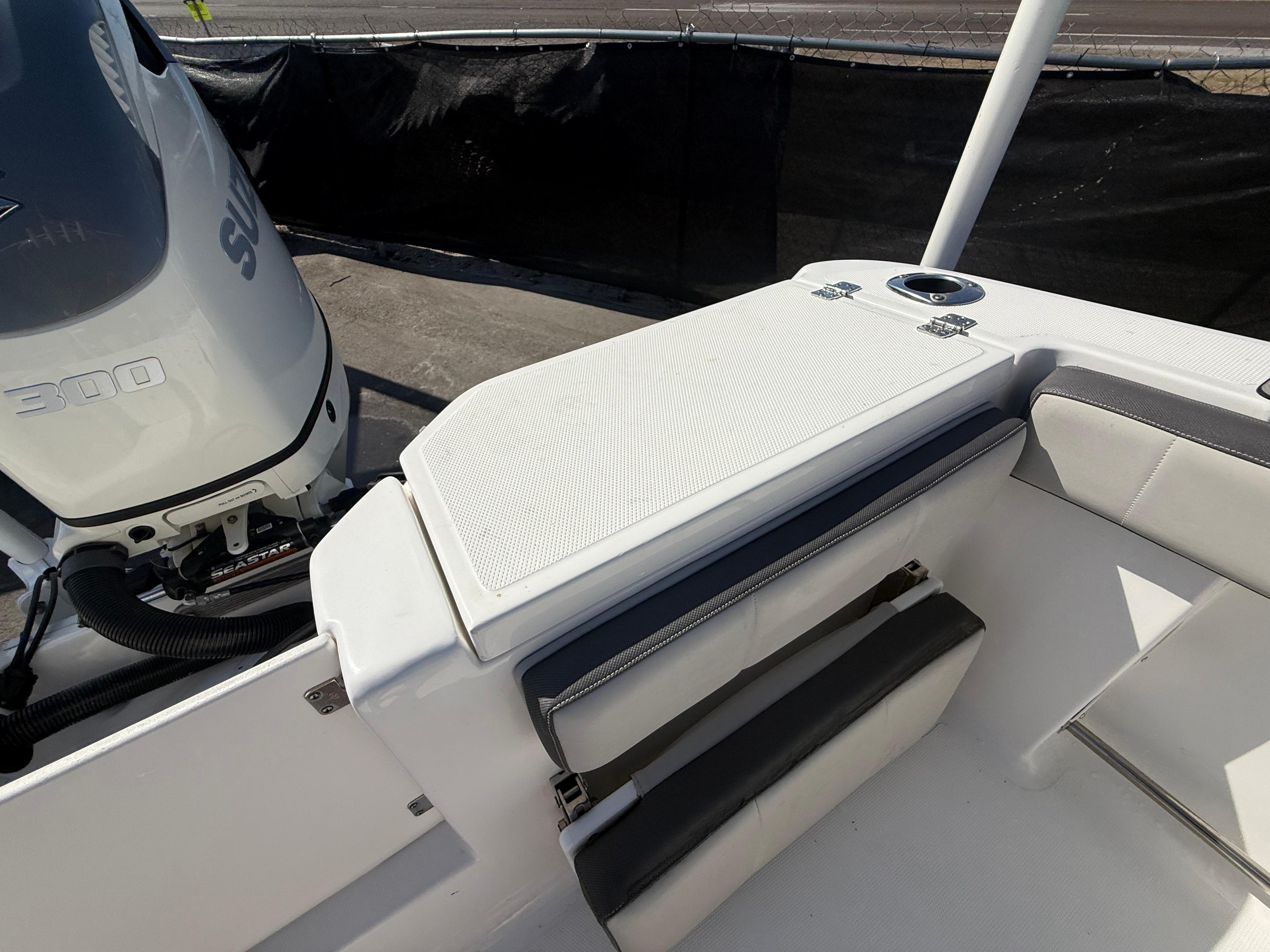 2022-aquasport-2300-center-console-power-9779110-20250502140627860-1_XLARGE