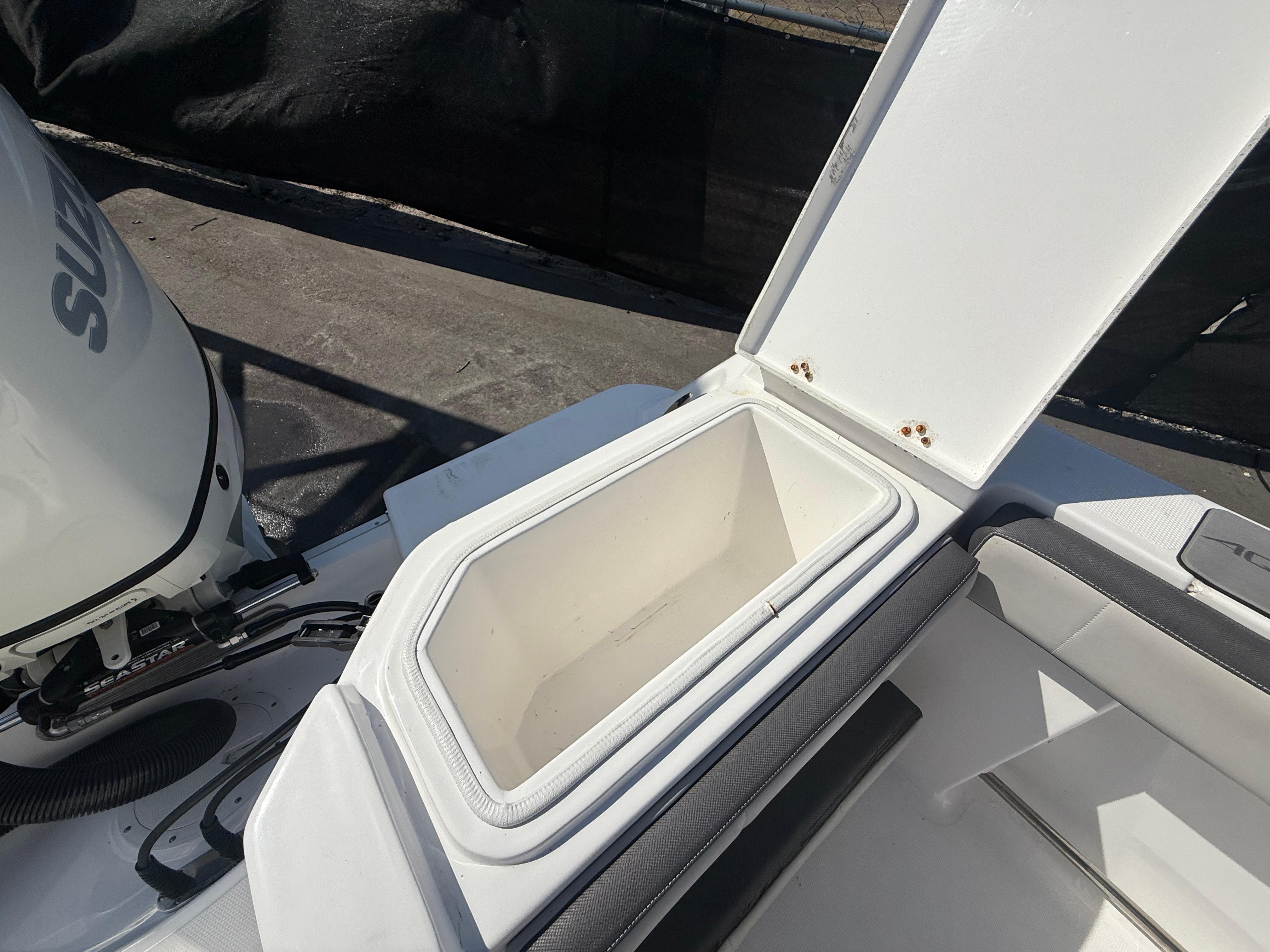 2022-aquasport-2300-center-console-power-9779110-20250502140632003-1_XLARGE